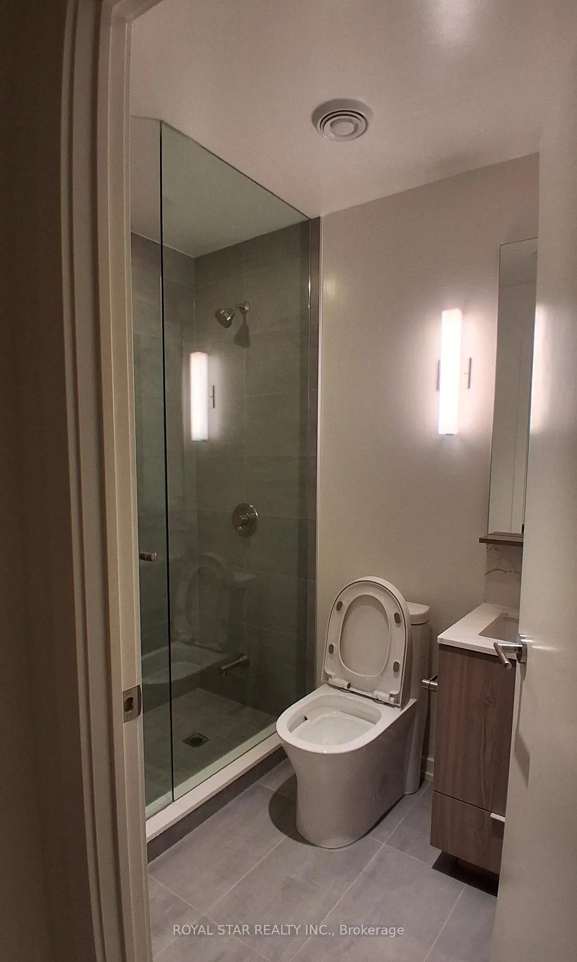 Photo 12 of Unit 712, 120 Broadway Avenue, Toronto, Mount Pleasant West — HOMEH