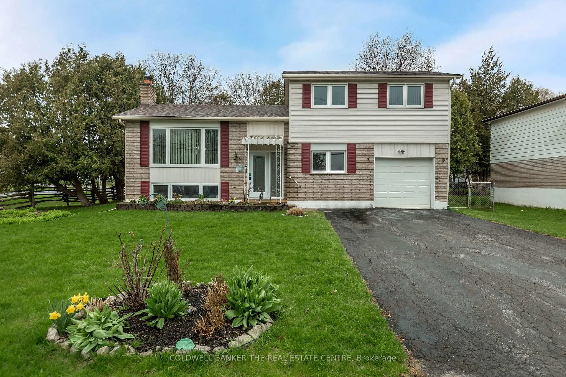 Photo 1 of 4 Everton Drive, Innisfil, Gilford — HOMEH
