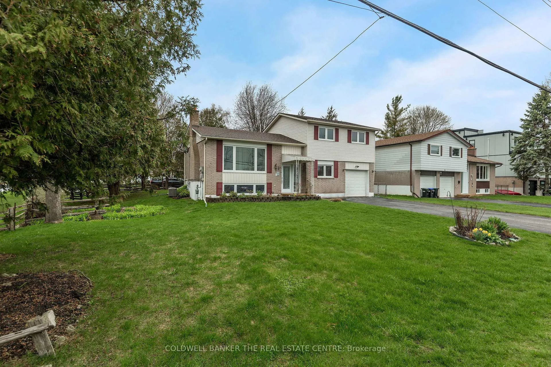 Photo 2 of 4 Everton Drive, Innisfil, Gilford — HOMEH
