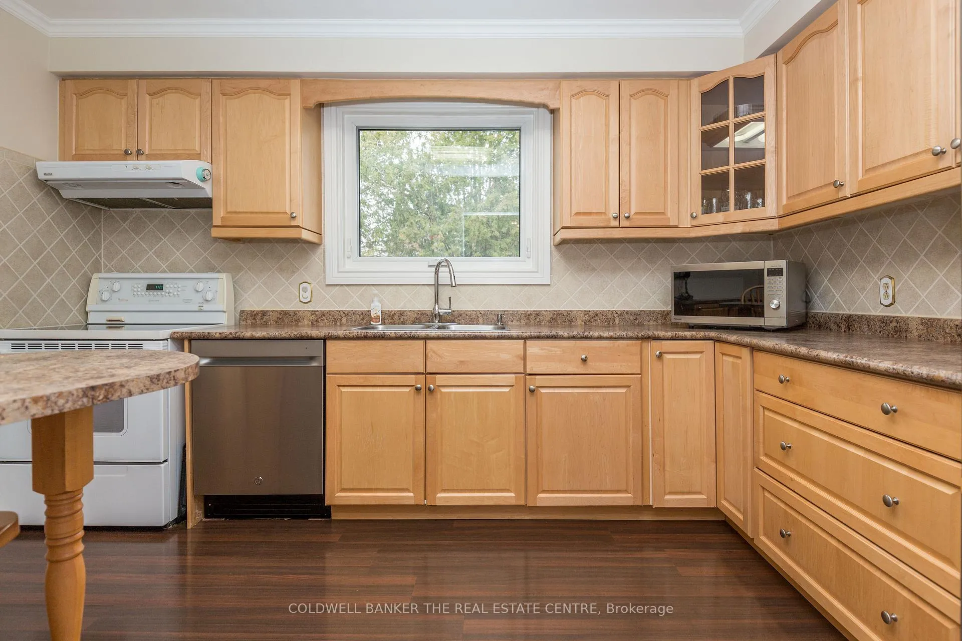 Photo 10 of 4 Everton Drive, Innisfil, Gilford — HOMEH