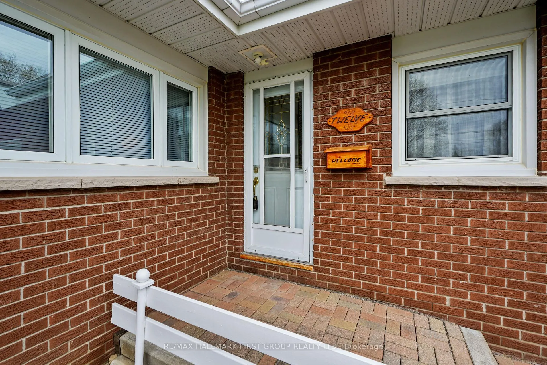 Photo 4 of 12 Maplewood Boulevard, Cobourg — HOMEH
