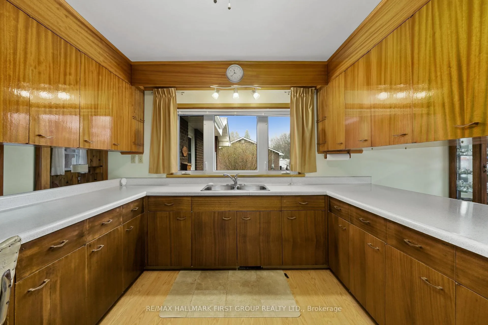 Photo 10 of 12 Maplewood Boulevard, Cobourg — HOMEH