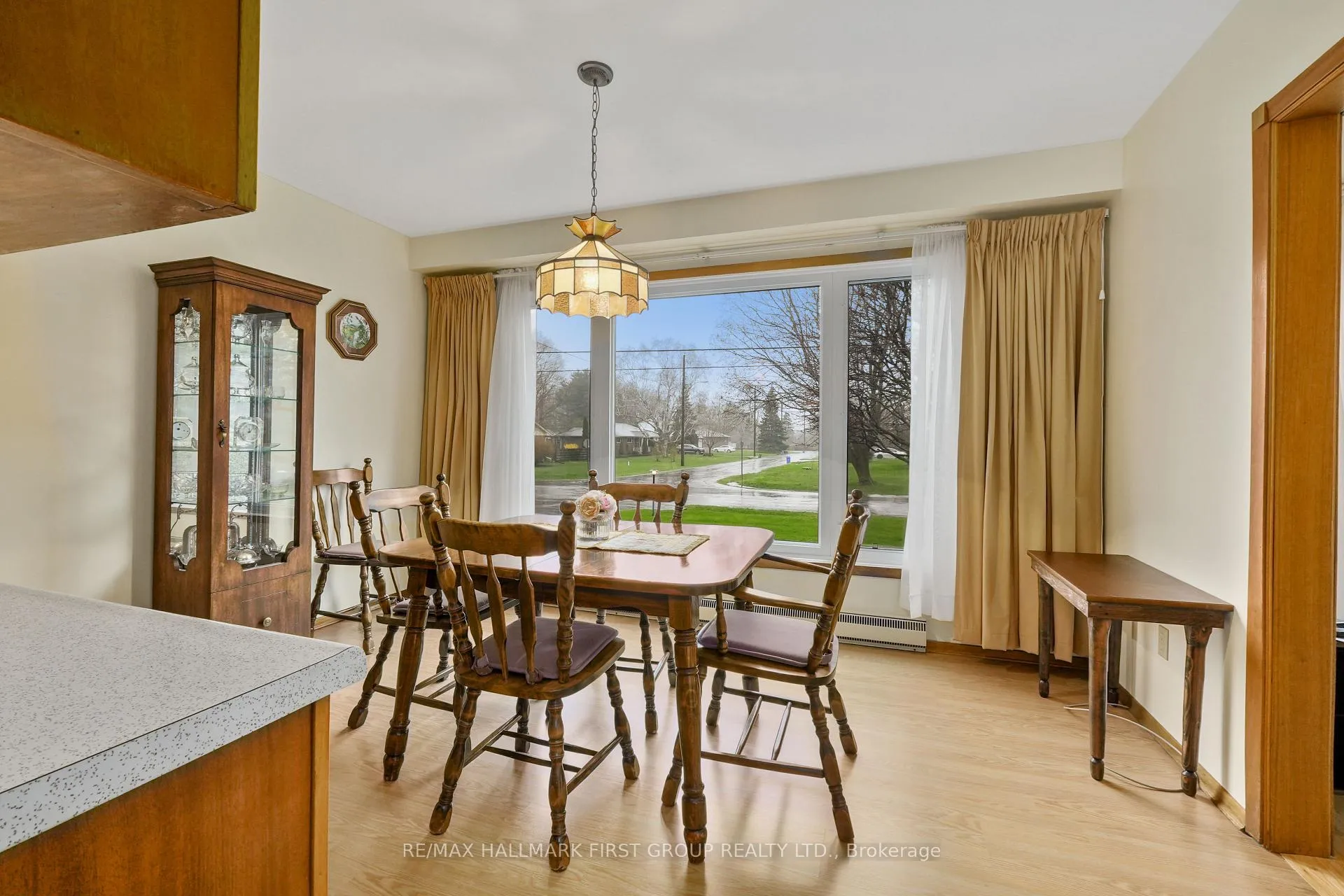 Photo 13 of 12 Maplewood Boulevard, Cobourg — HOMEH