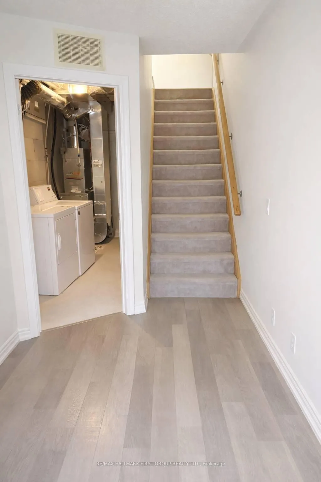 Photo 2 of 93 Tabaret Crescent, Oshawa, Windfields — HOMEH