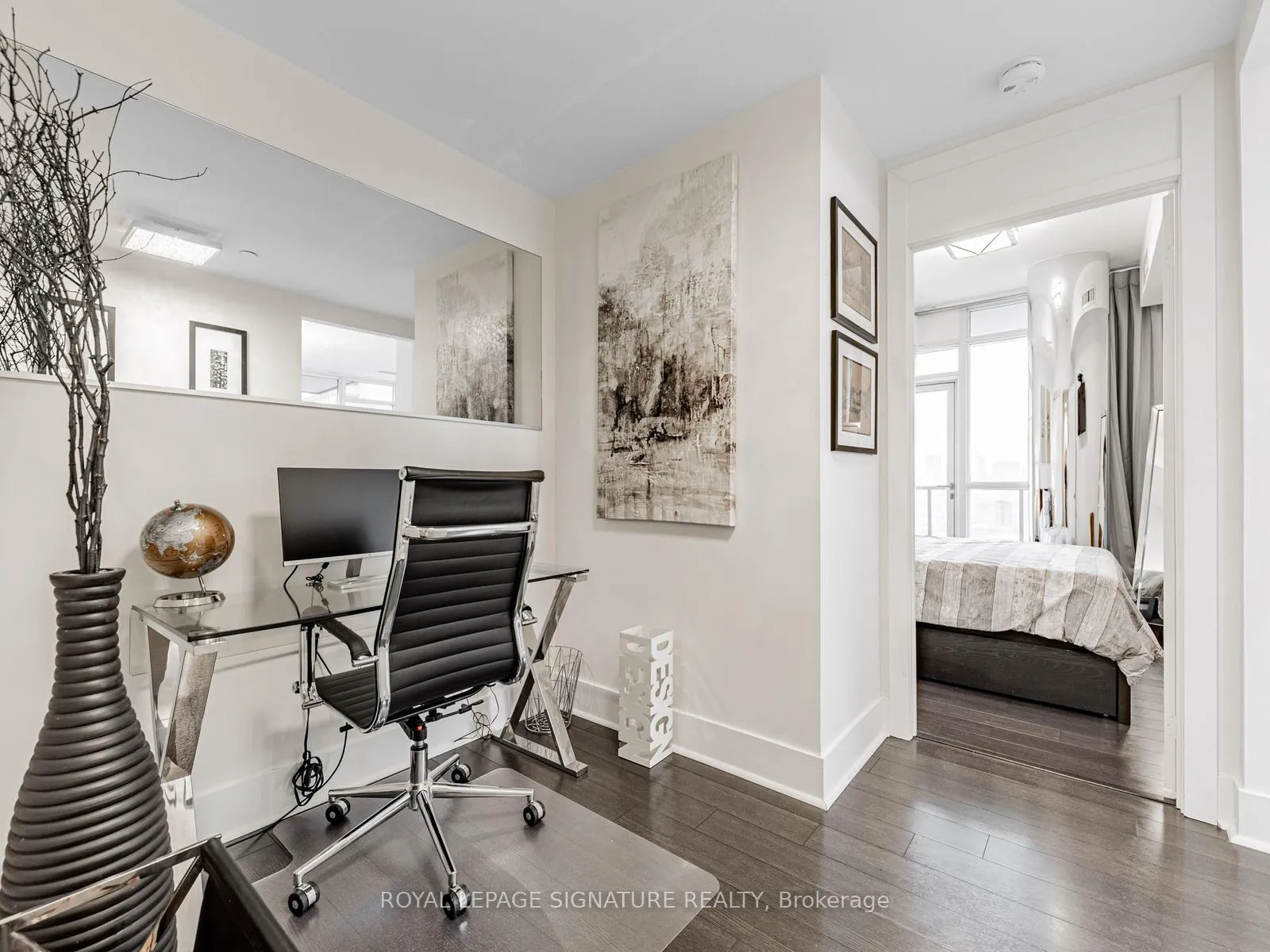 Photo 6 of Unit 1303, 32 Davenport Road, Toronto, The Annex — HOMEH