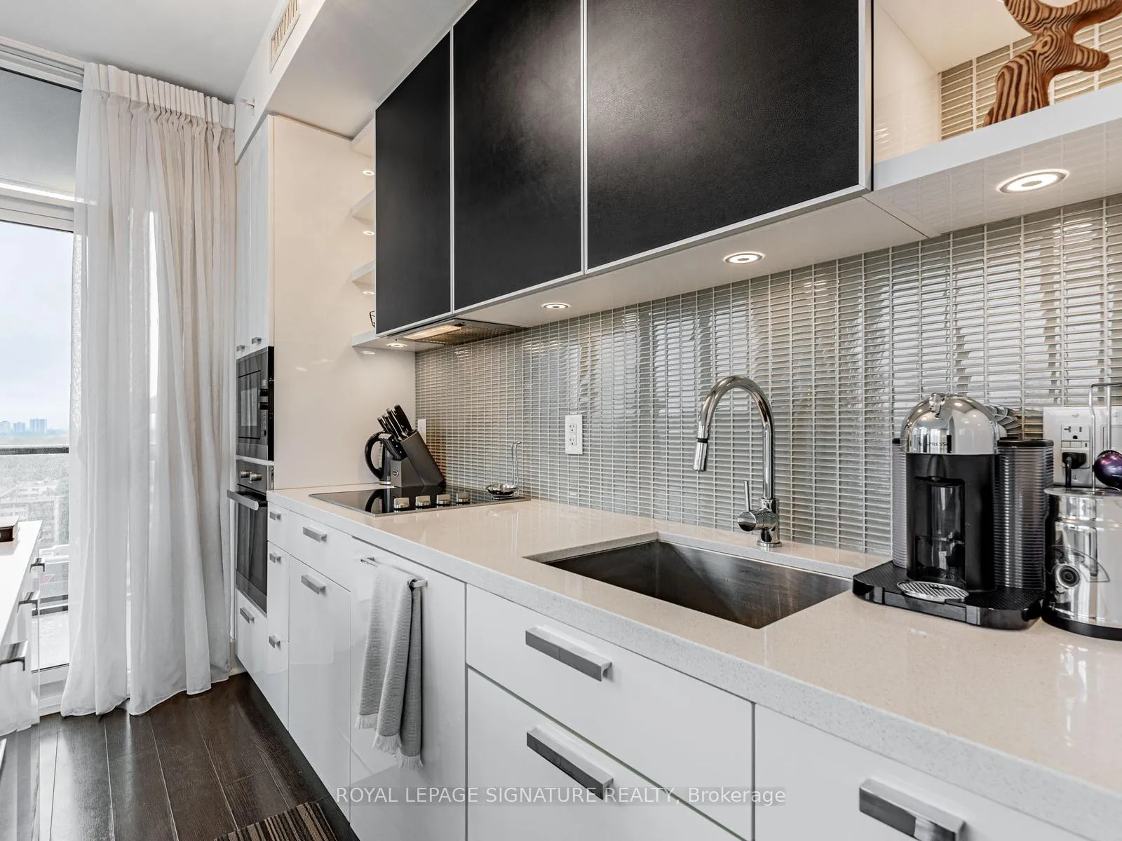 Photo 8 of Unit 1303, 32 Davenport Road, Toronto, The Annex — HOMEH