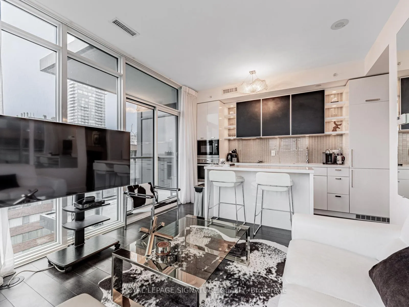 Photo 1 of Unit 1303, 32 Davenport Road, Toronto, The Annex — HOMEH