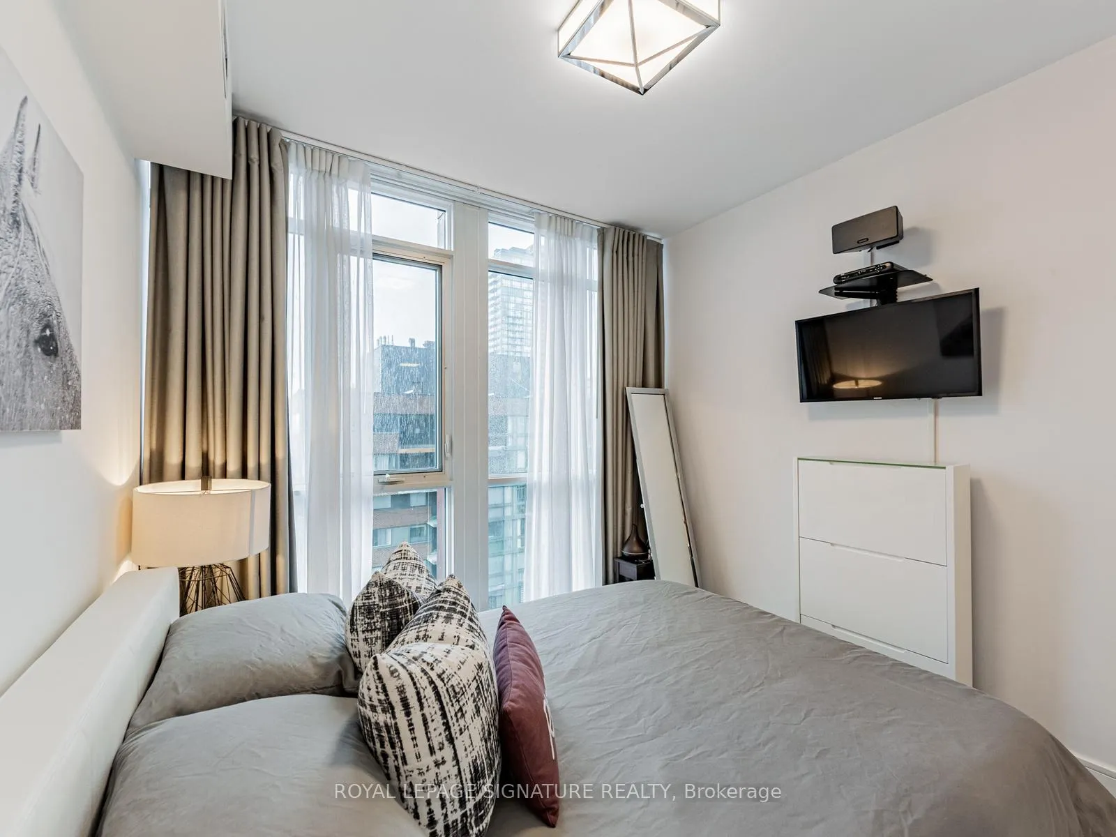 Photo 14 of Unit 1303, 32 Davenport Road, Toronto, The Annex — HOMEH
