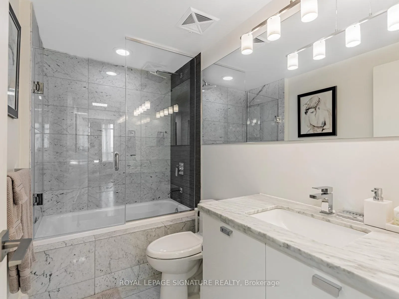 Photo 16 of Unit 1303, 32 Davenport Road, Toronto, The Annex — HOMEH