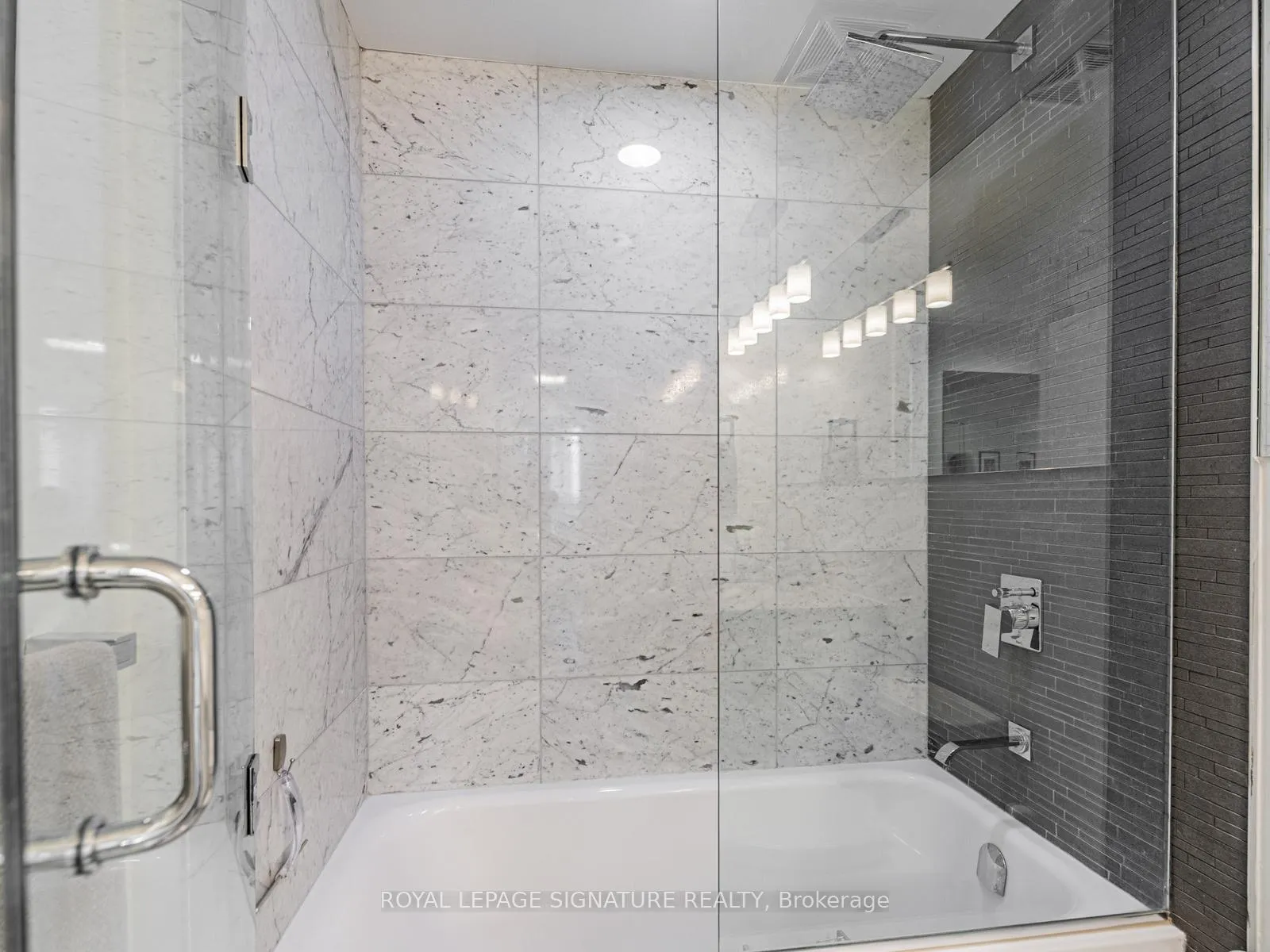 Photo 17 of Unit 1303, 32 Davenport Road, Toronto, The Annex — HOMEH