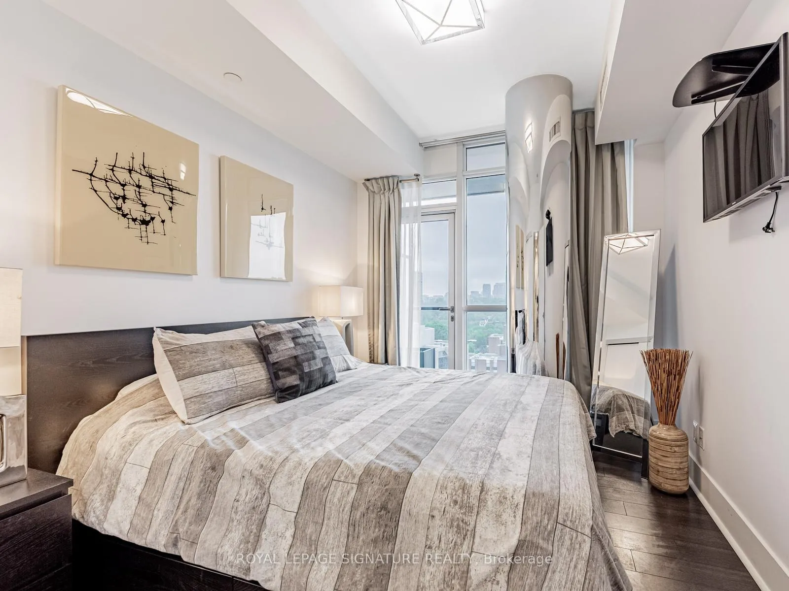 Photo 21 of Unit 1303, 32 Davenport Road, Toronto, The Annex — HOMEH