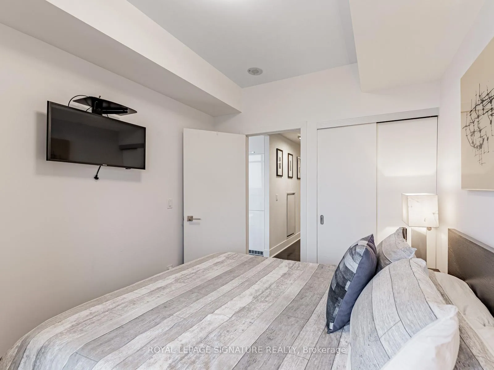 Photo 22 of Unit 1303, 32 Davenport Road, Toronto, The Annex — HOMEH