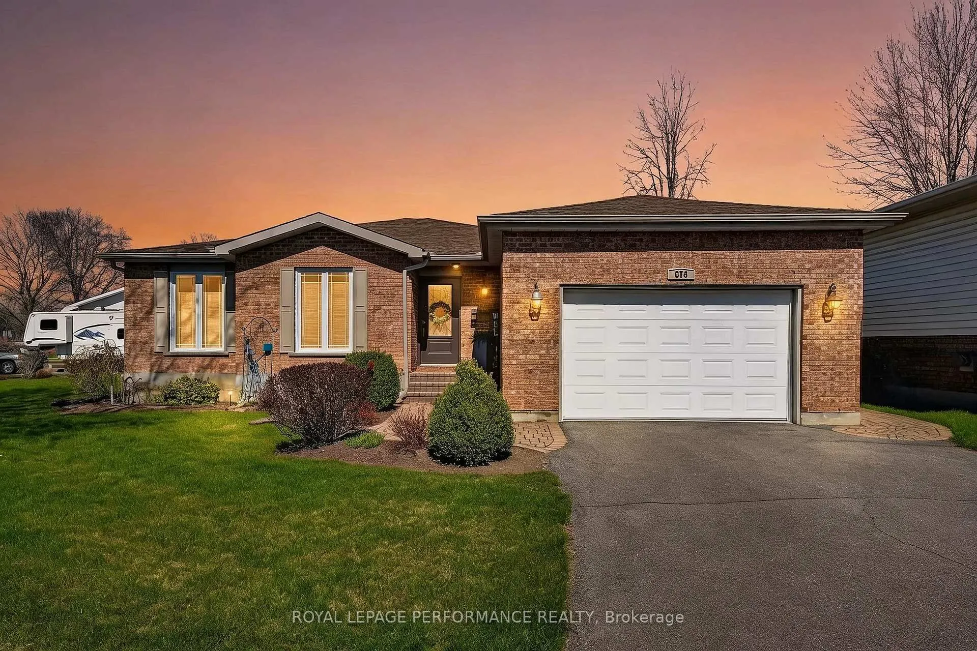 Photo 1 of 674 Hamilton Crescent, Cornwall — HOMEH