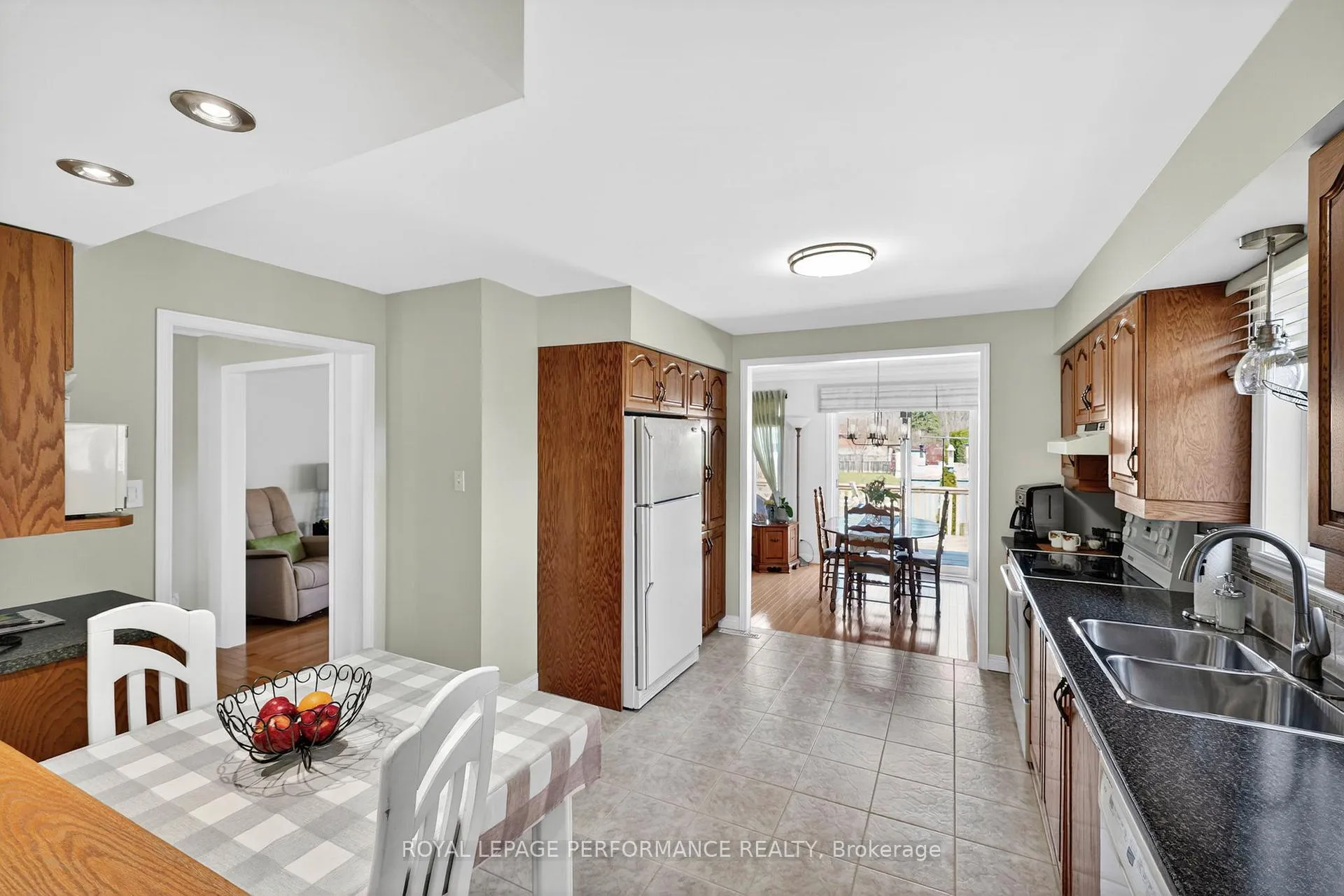 Photo 18 of 674 Hamilton Crescent, Cornwall — HOMEH
