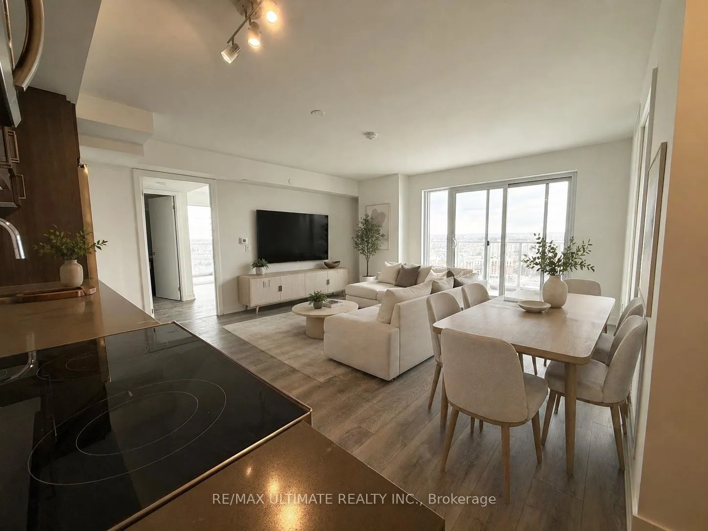 Photo 2 of Unit 2411, 1010 Sandy Beach Percel P Road, Pickering, Bay Ridges — HOMEH