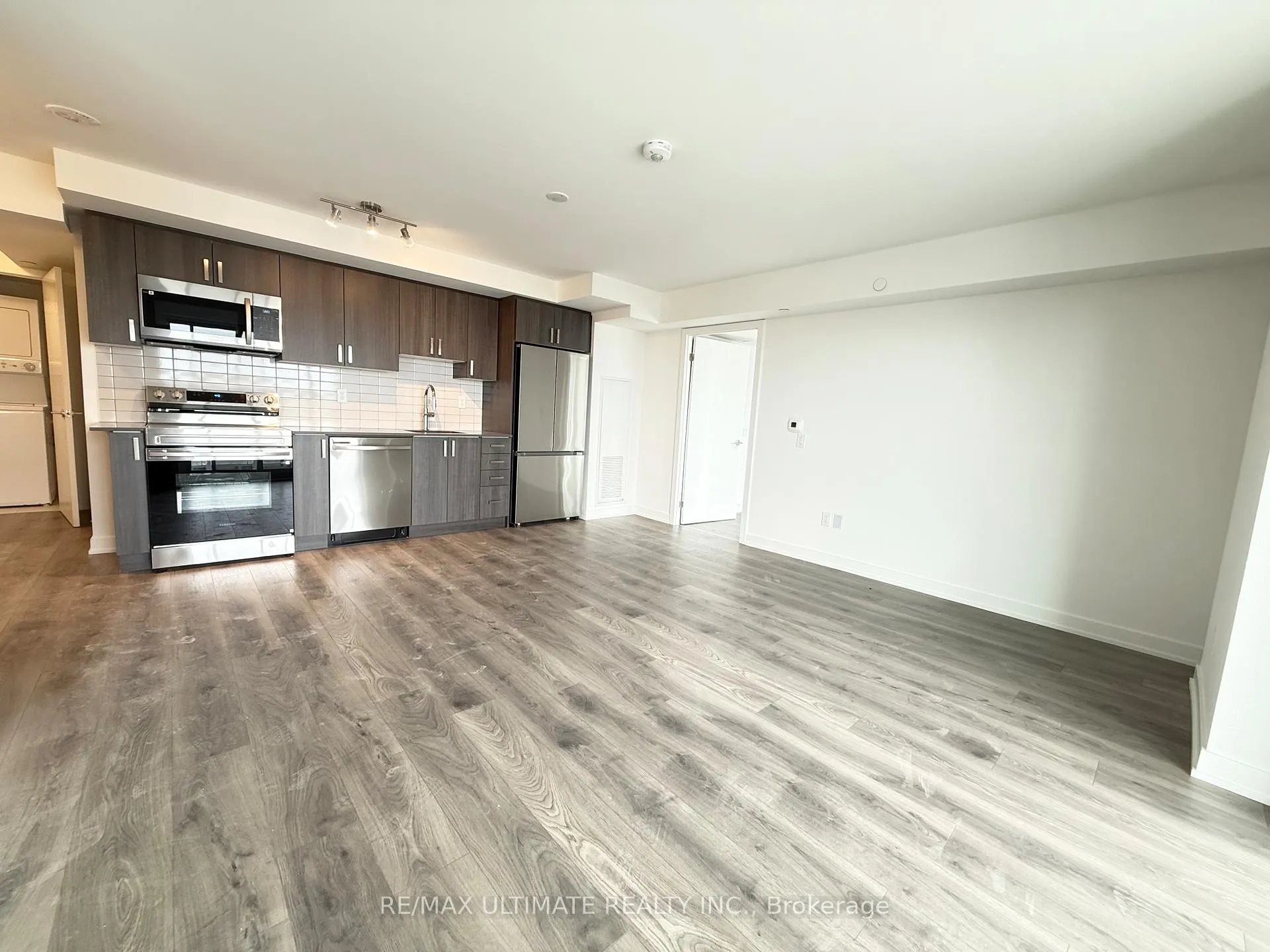 Photo 5 of Unit 2411, 1010 Sandy Beach Percel P Road, Pickering, Bay Ridges — HOMEH
