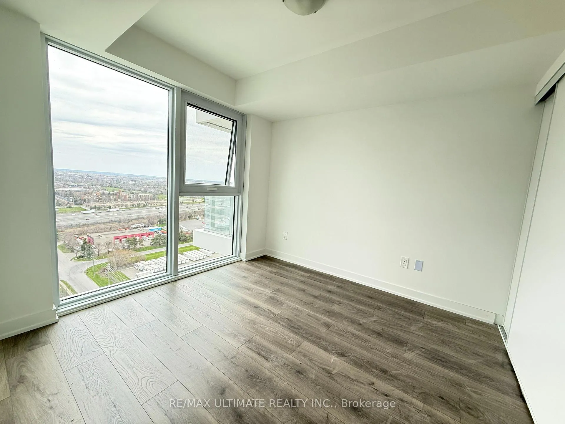 Photo 10 of Unit 2411, 1010 Sandy Beach Percel P Road, Pickering, Bay Ridges — HOMEH