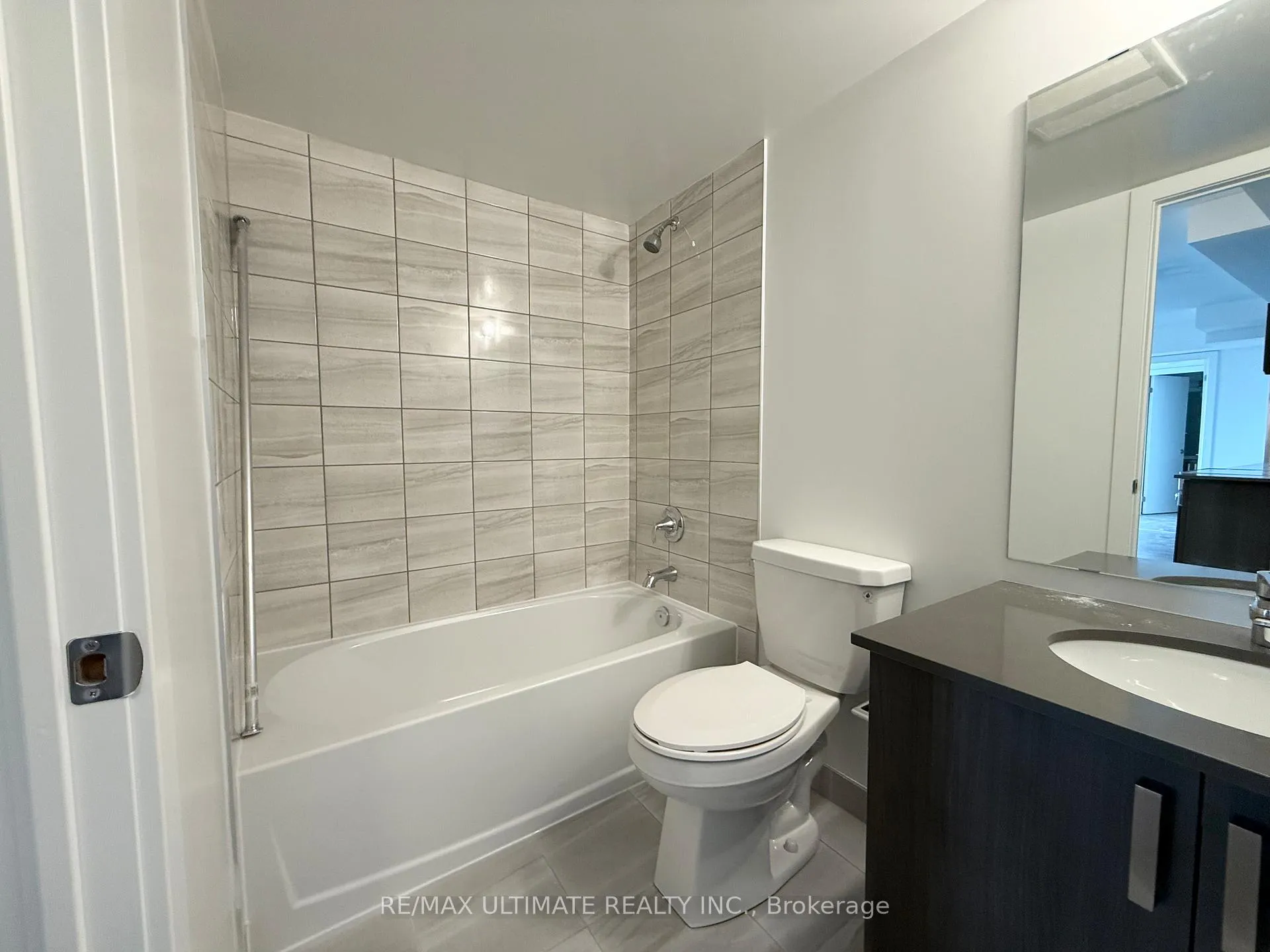 Photo 11 of Unit 2411, 1010 Sandy Beach Percel P Road, Pickering, Bay Ridges — HOMEH
