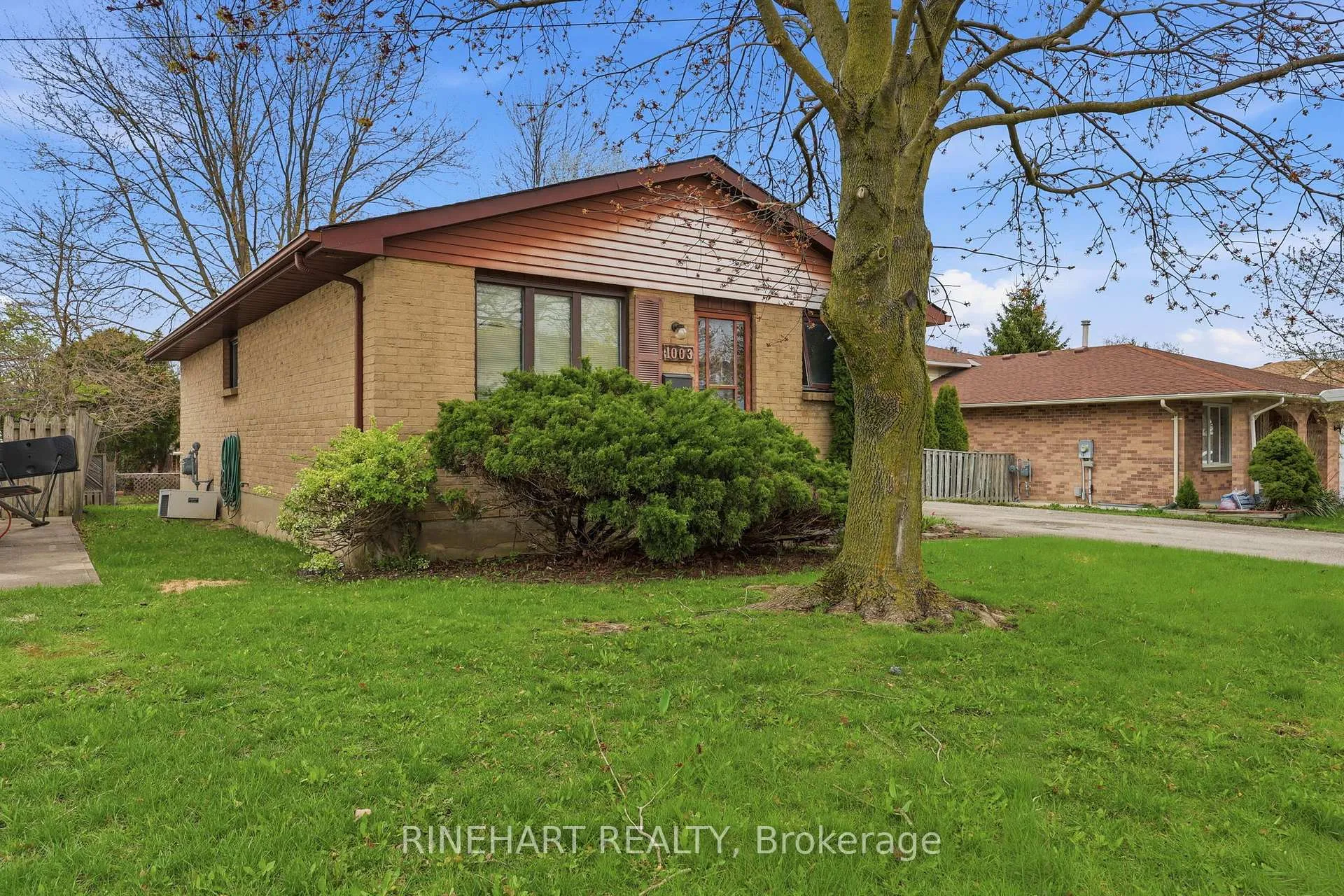 Photo 2 of 1003 Lawson Road, London, North I — HOMEH