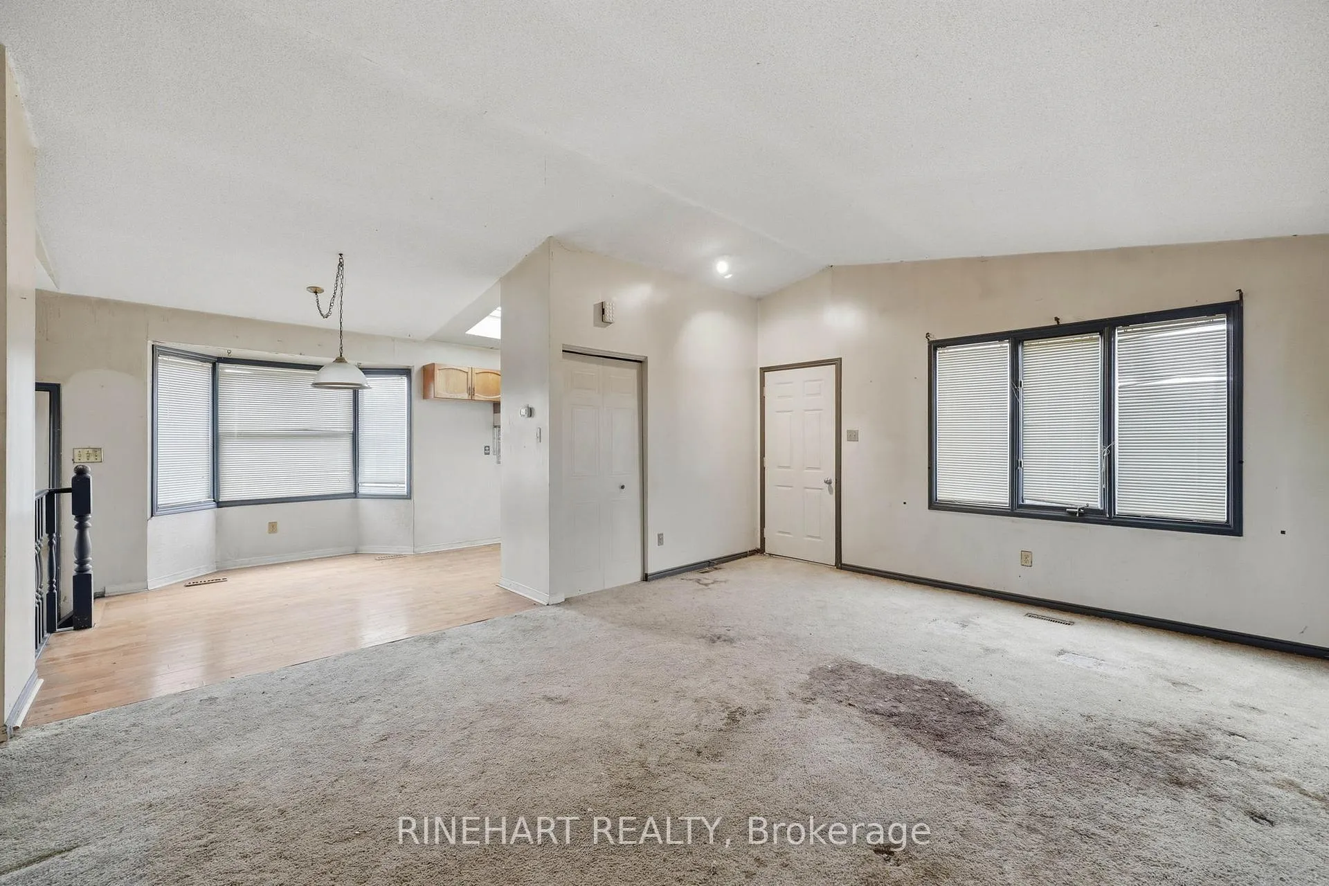 Photo 6 of 1003 Lawson Road, London, North I — HOMEH