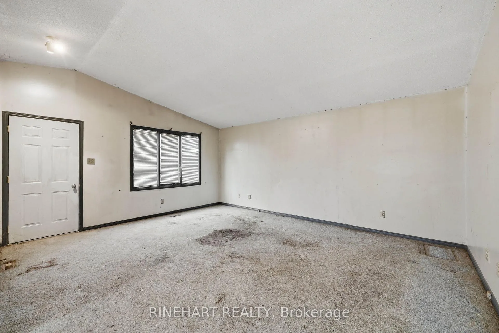Photo 7 of 1003 Lawson Road, London, North I — HOMEH