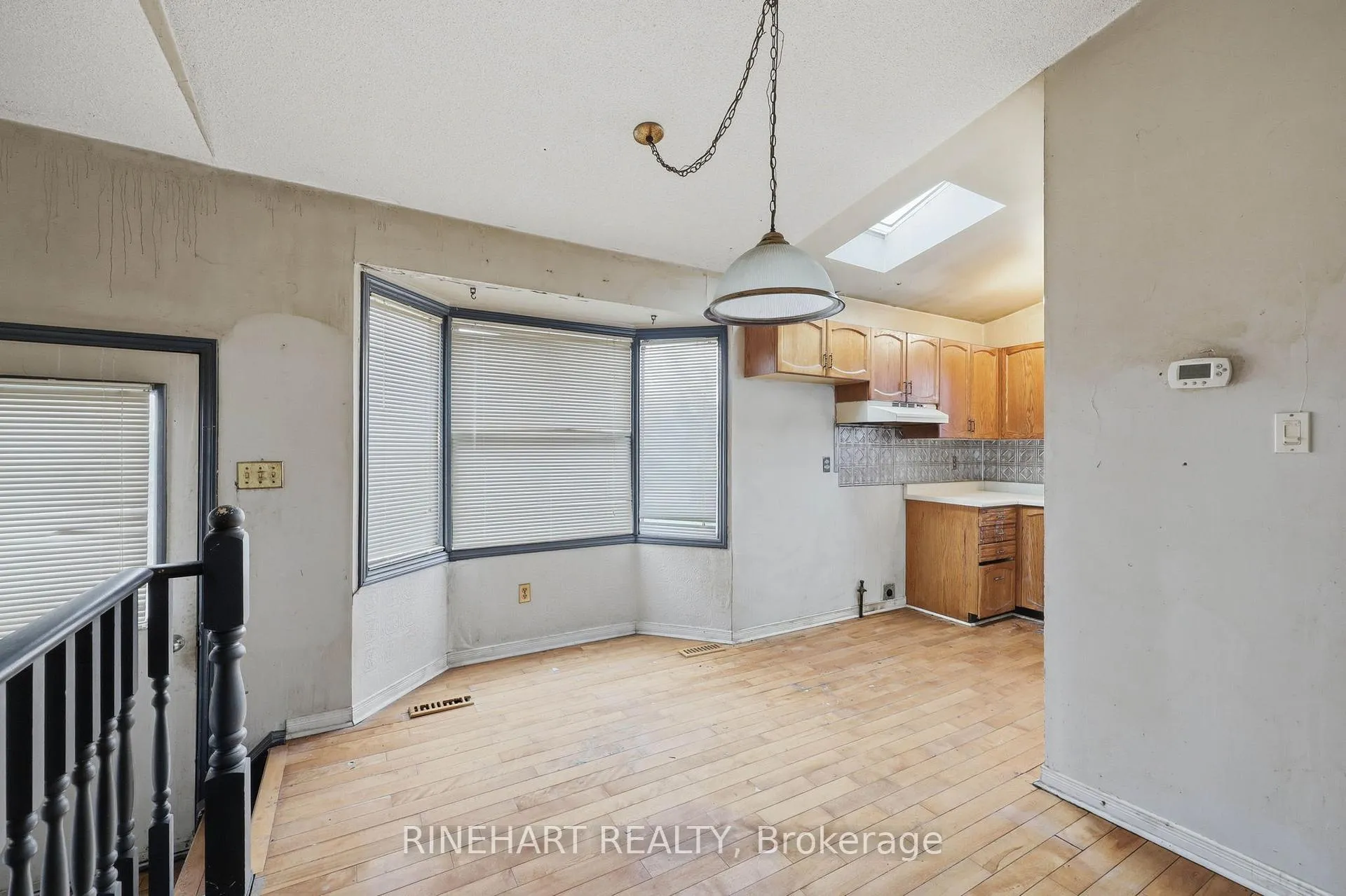 Photo 9 of 1003 Lawson Road, London, North I — HOMEH