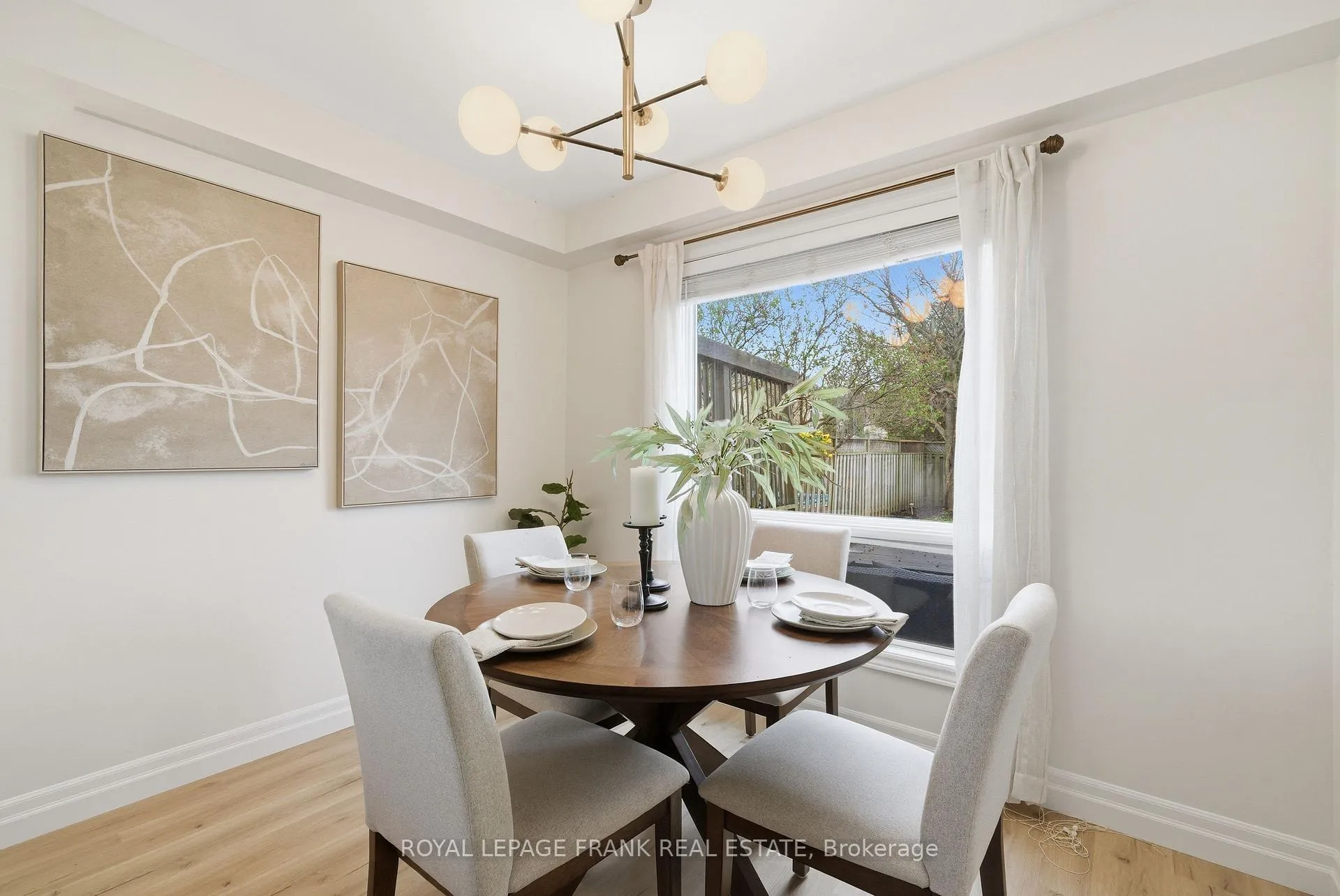 Photo 10 of 9 Brownstone Crescent, Clarington, Courtice — HOMEH