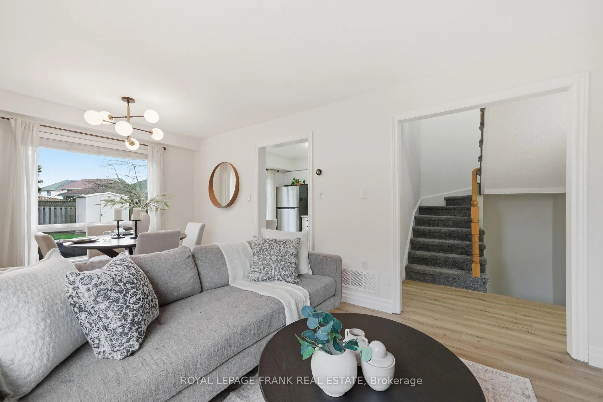 Photo 11 of 9 Brownstone Crescent, Clarington, Courtice — HOMEH