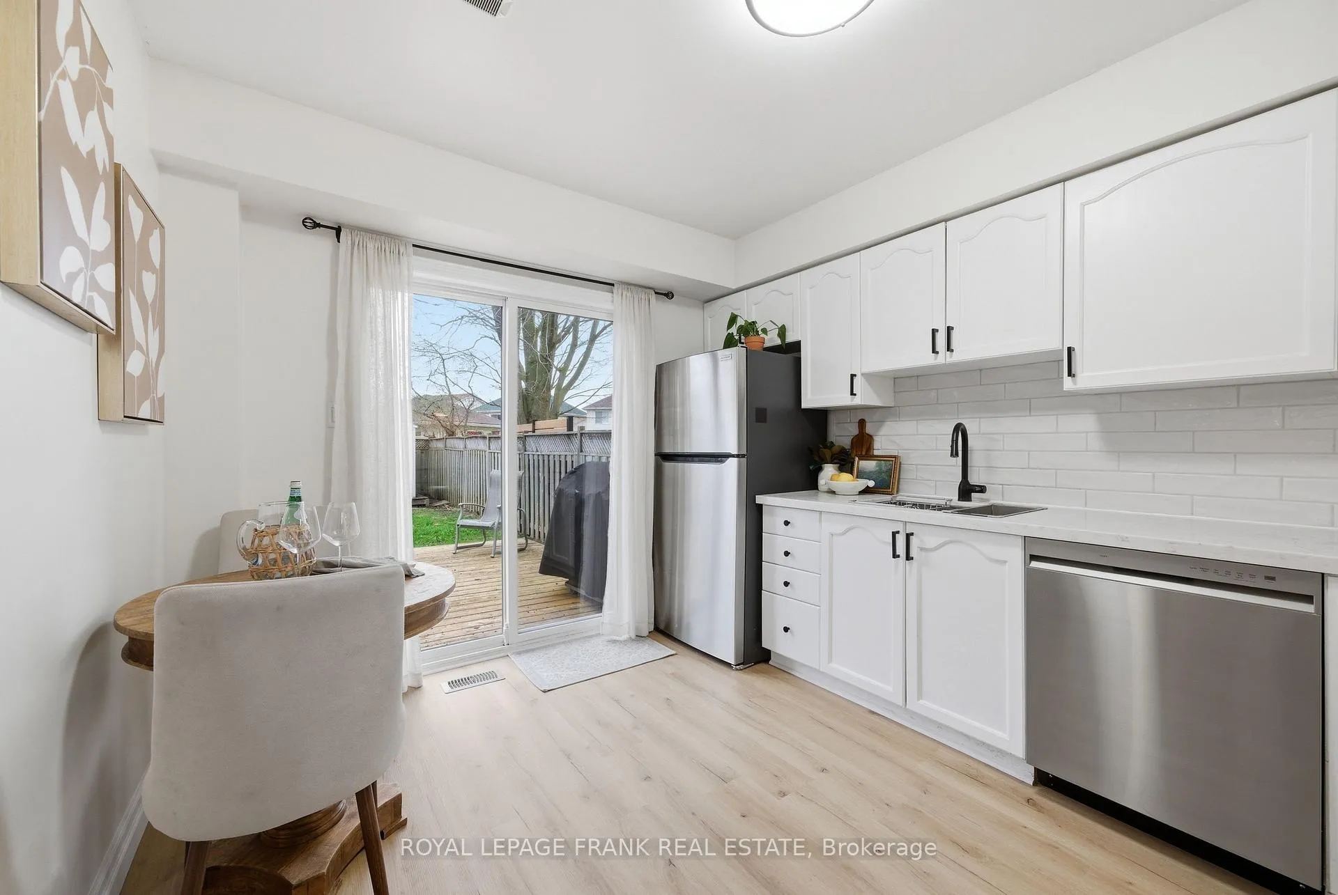 Photo 12 of 9 Brownstone Crescent, Clarington, Courtice — HOMEH