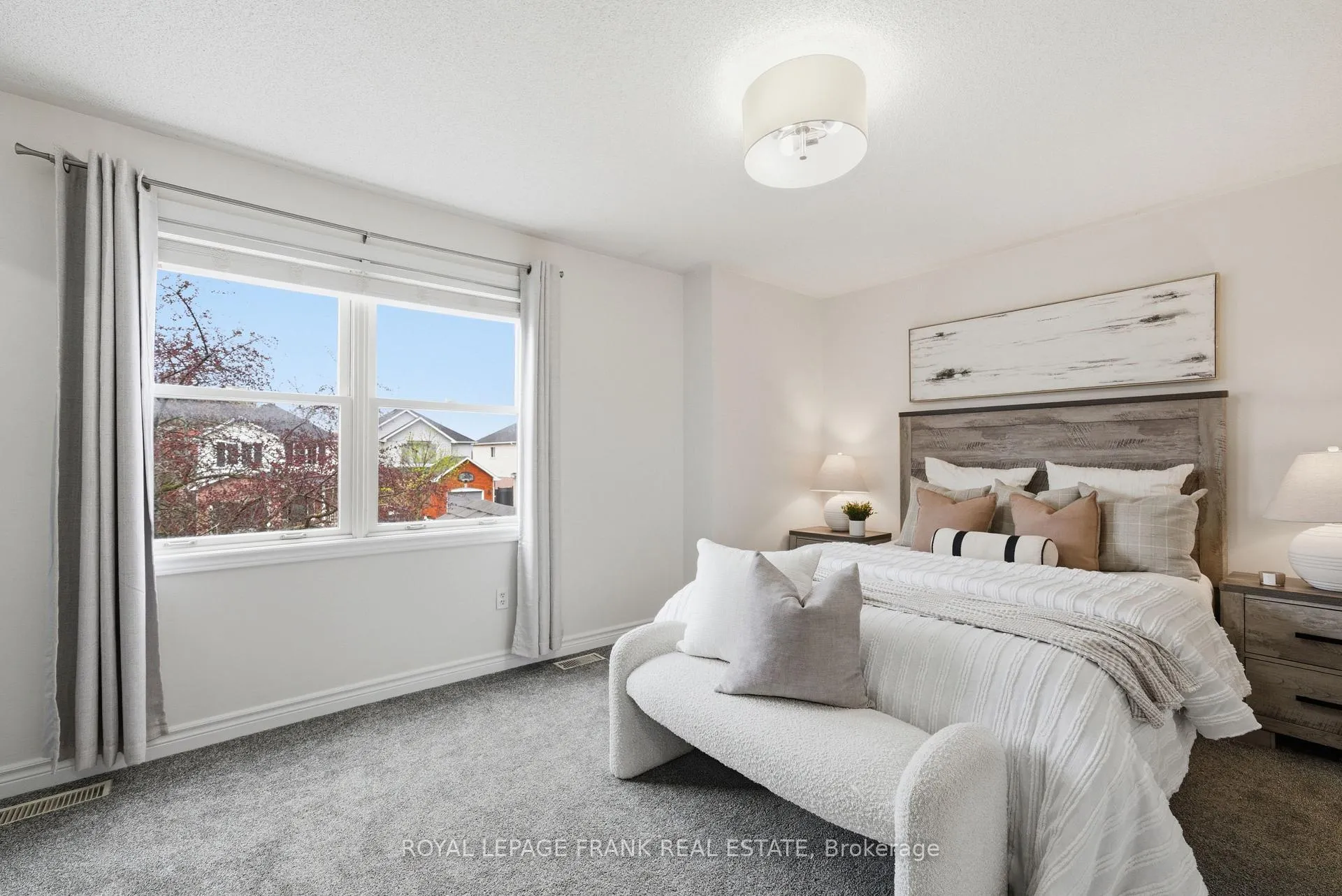 Photo 16 of 9 Brownstone Crescent, Clarington, Courtice — HOMEH