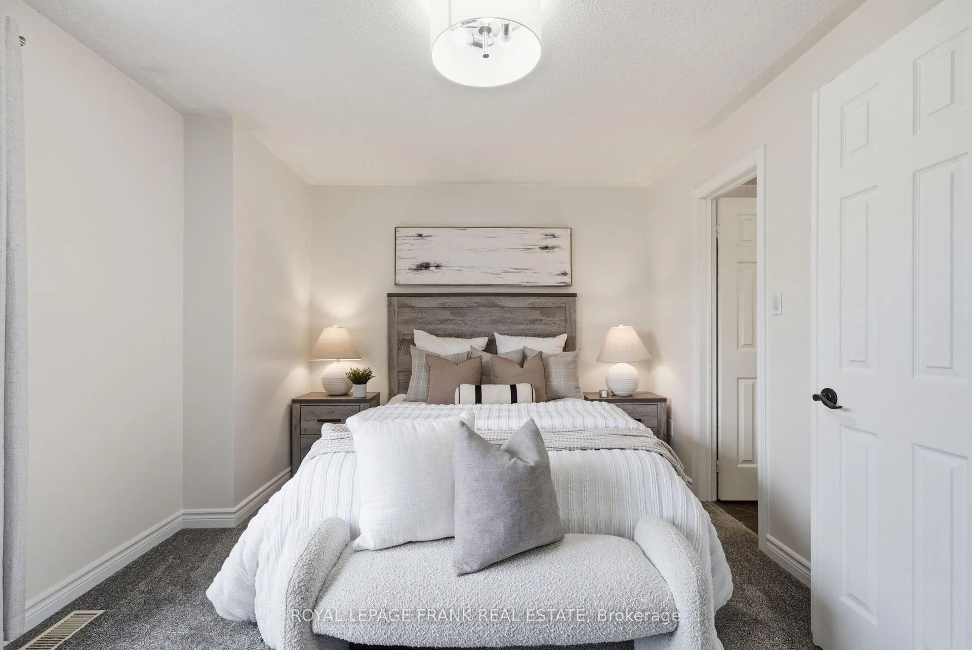 Photo 17 of 9 Brownstone Crescent, Clarington, Courtice — HOMEH