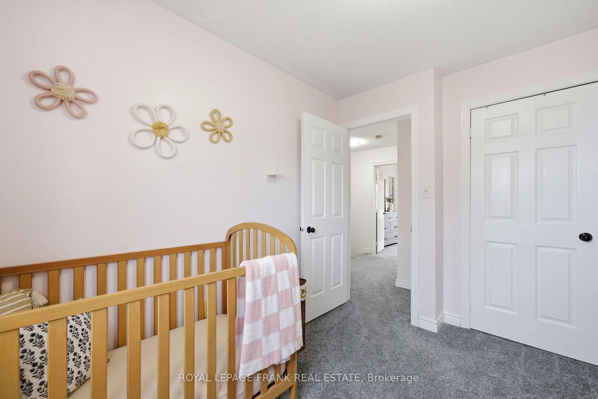 Photo 23 of 9 Brownstone Crescent, Clarington, Courtice — HOMEH
