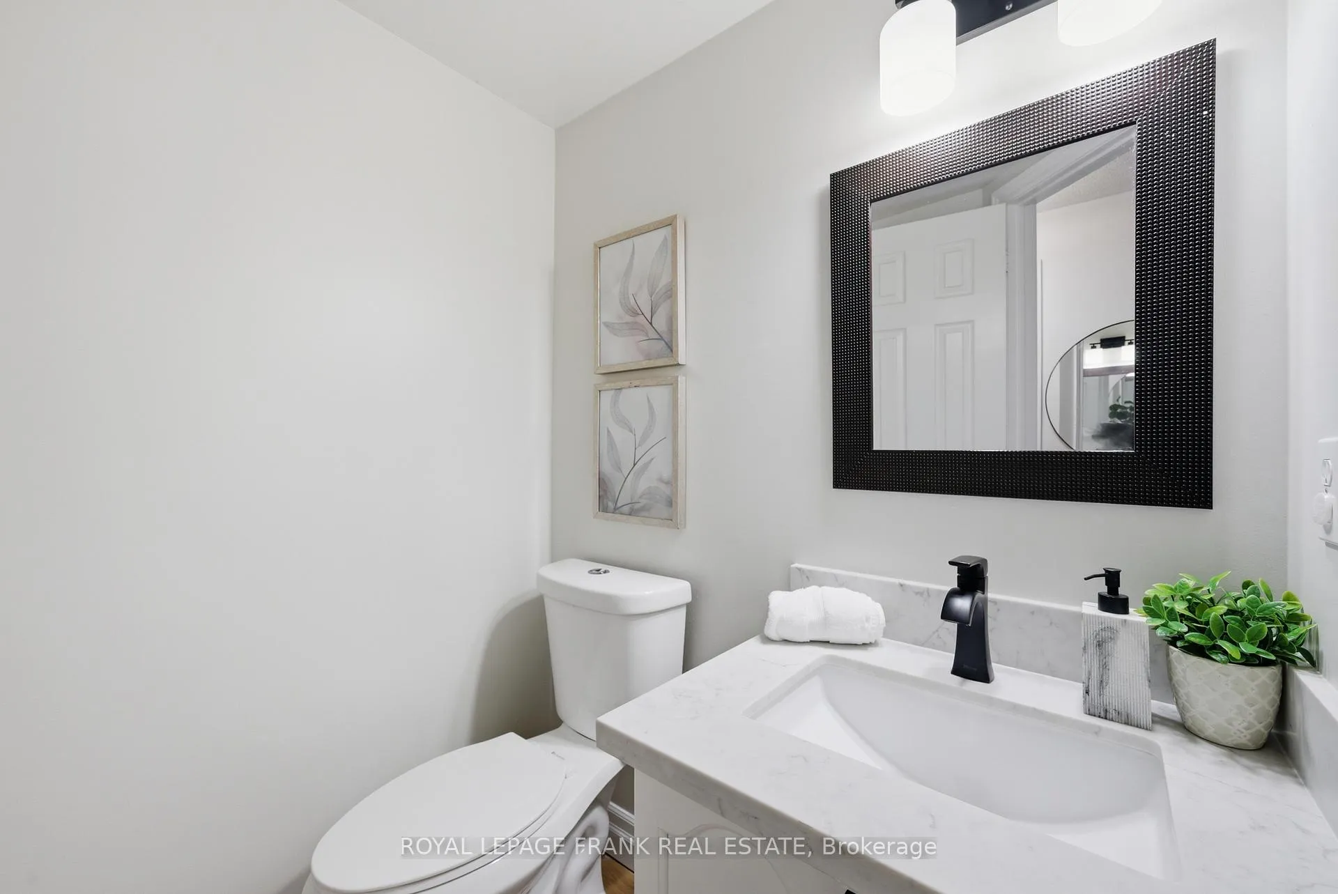 Photo 24 of 9 Brownstone Crescent, Clarington, Courtice — HOMEH