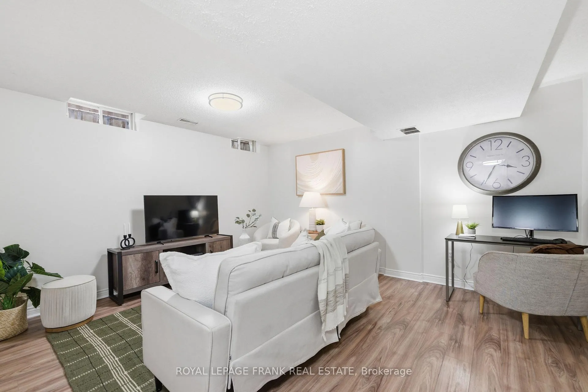 Photo 27 of 9 Brownstone Crescent, Clarington, Courtice — HOMEH