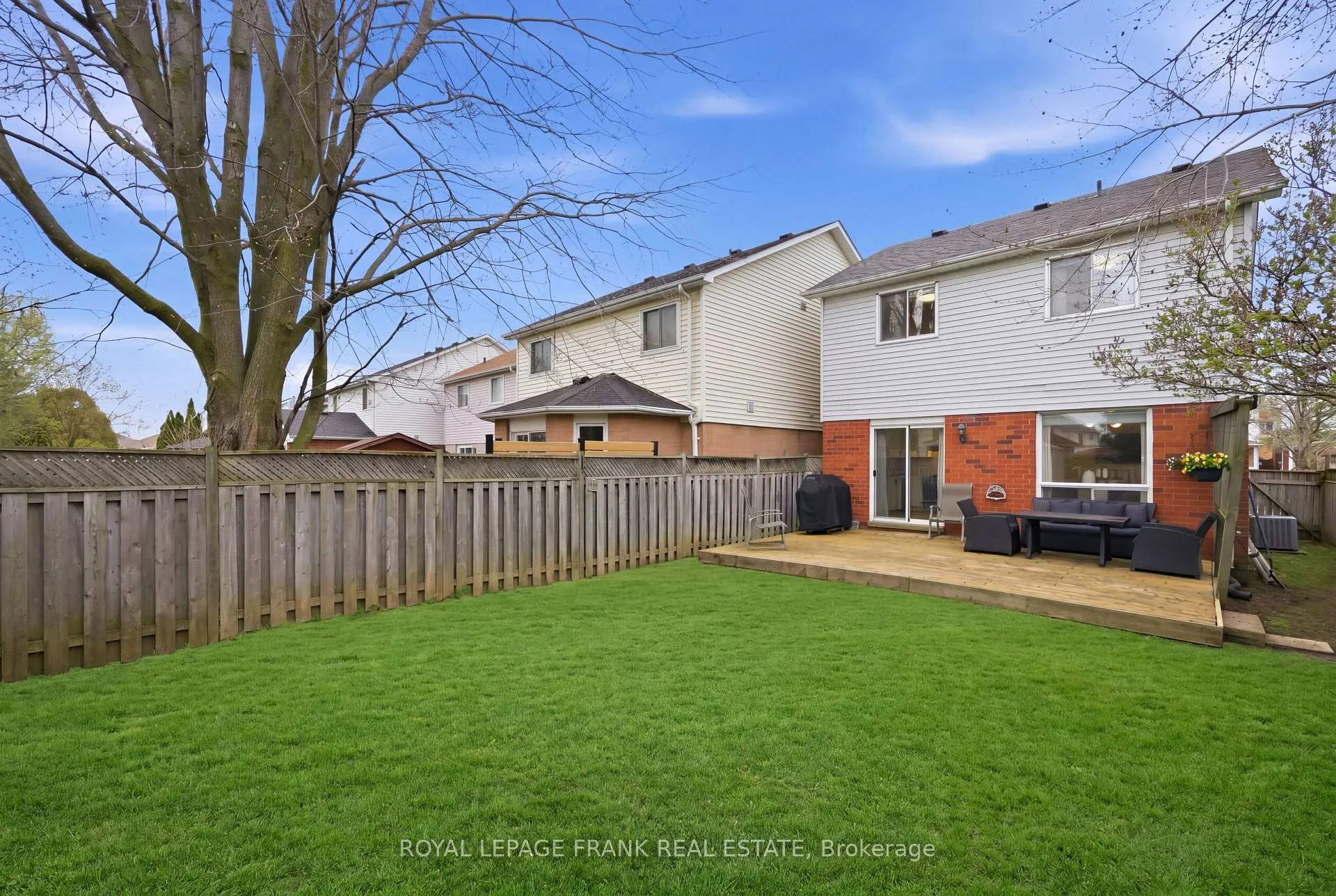 Photo 31 of 9 Brownstone Crescent, Clarington, Courtice — HOMEH