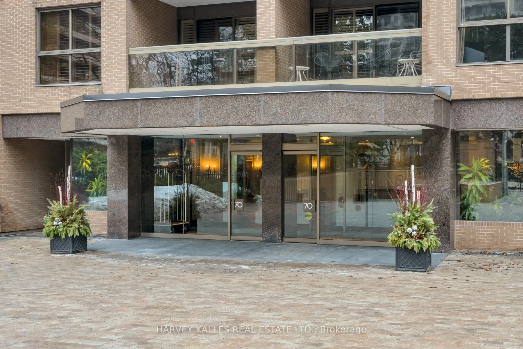 Photo 2 of Unit 204, 70 Rosehill Avenue, Toronto, Rosedale-Moore Park — HOMEH