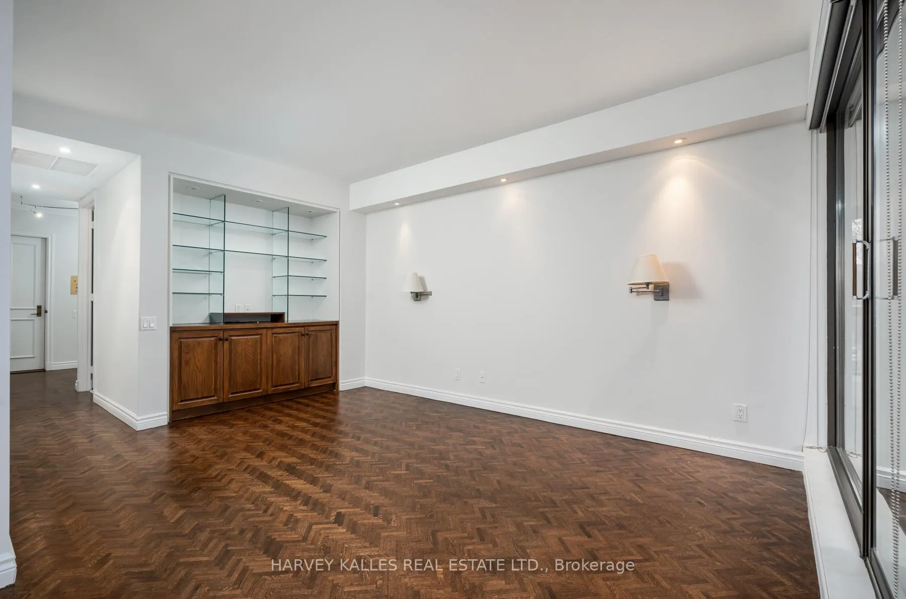Photo 9 of Unit 204, 70 Rosehill Avenue, Toronto, Rosedale-Moore Park — HOMEH