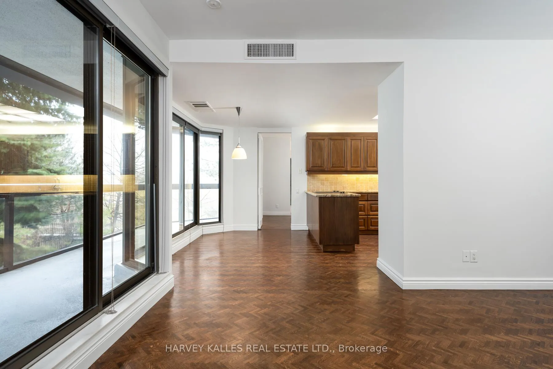 Photo 11 of Unit 204, 70 Rosehill Avenue, Toronto, Rosedale-Moore Park — HOMEH