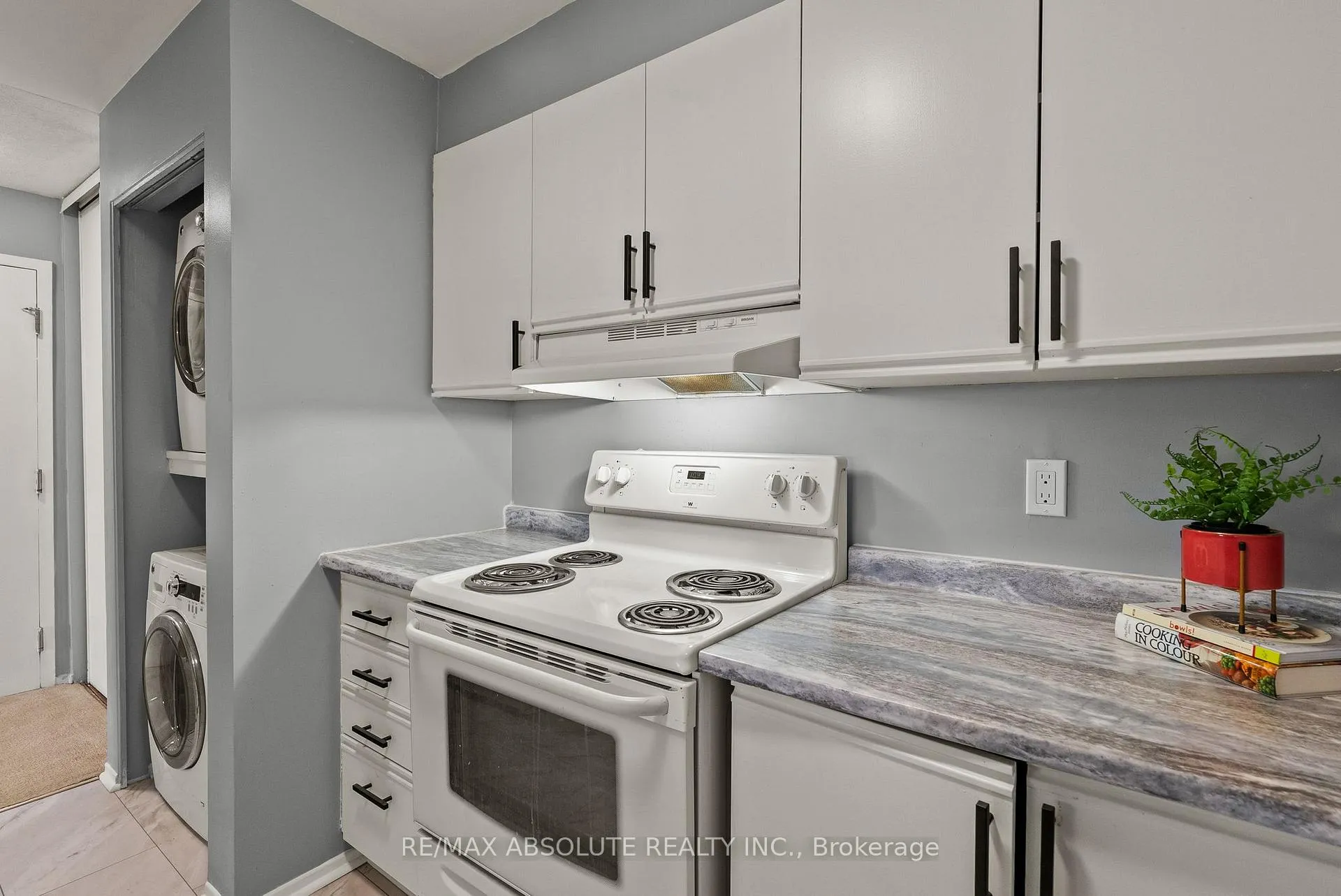 Photo 16 of Unit 415, 216 Viewmount Drive, Ottawa, Borden Farm/Stewart Farm/Carleton Heights/Parkwood Hills — HOMEH