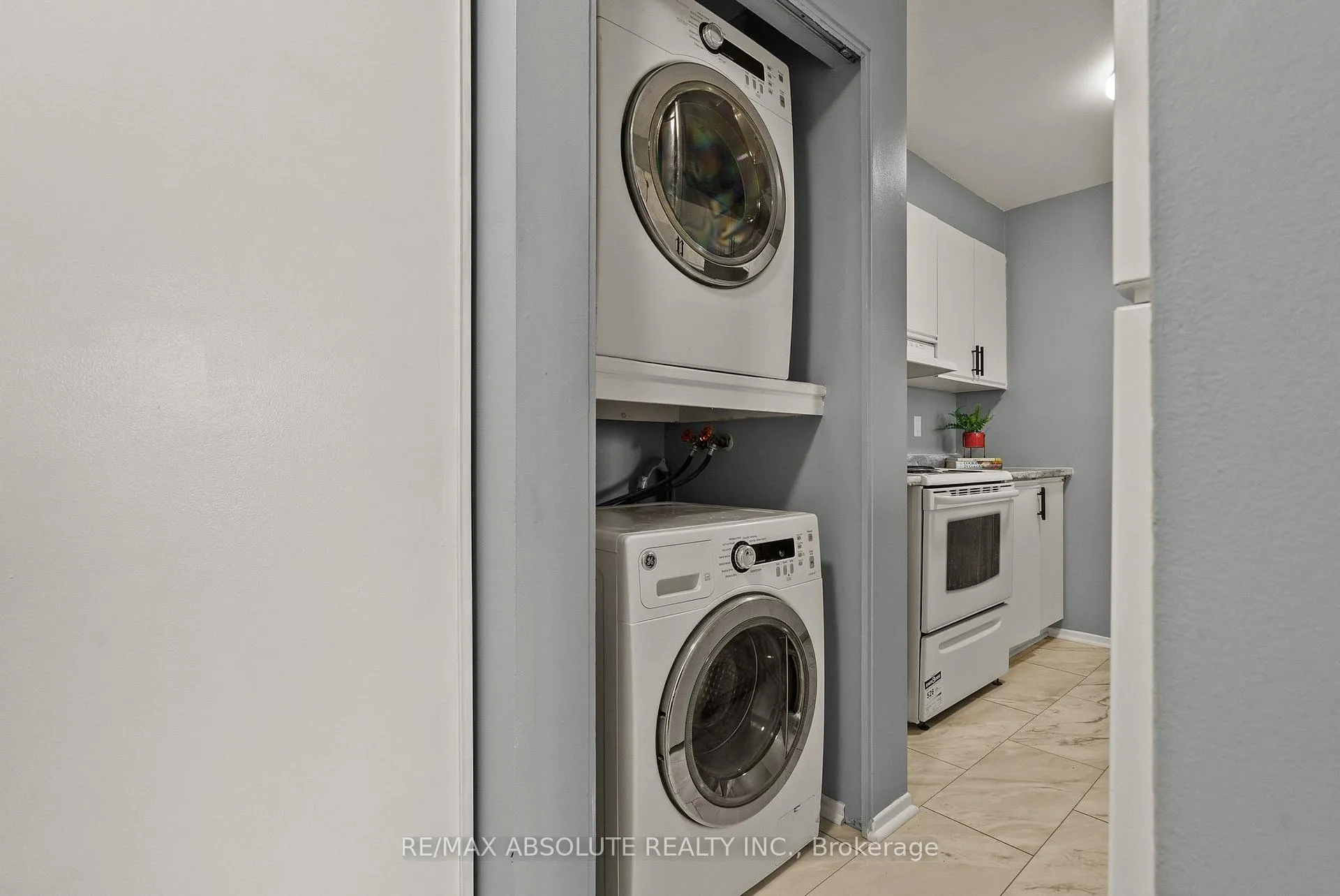 Photo 18 of Unit 415, 216 Viewmount Drive, Ottawa, Borden Farm/Stewart Farm/Carleton Heights/Parkwood Hills — HOMEH