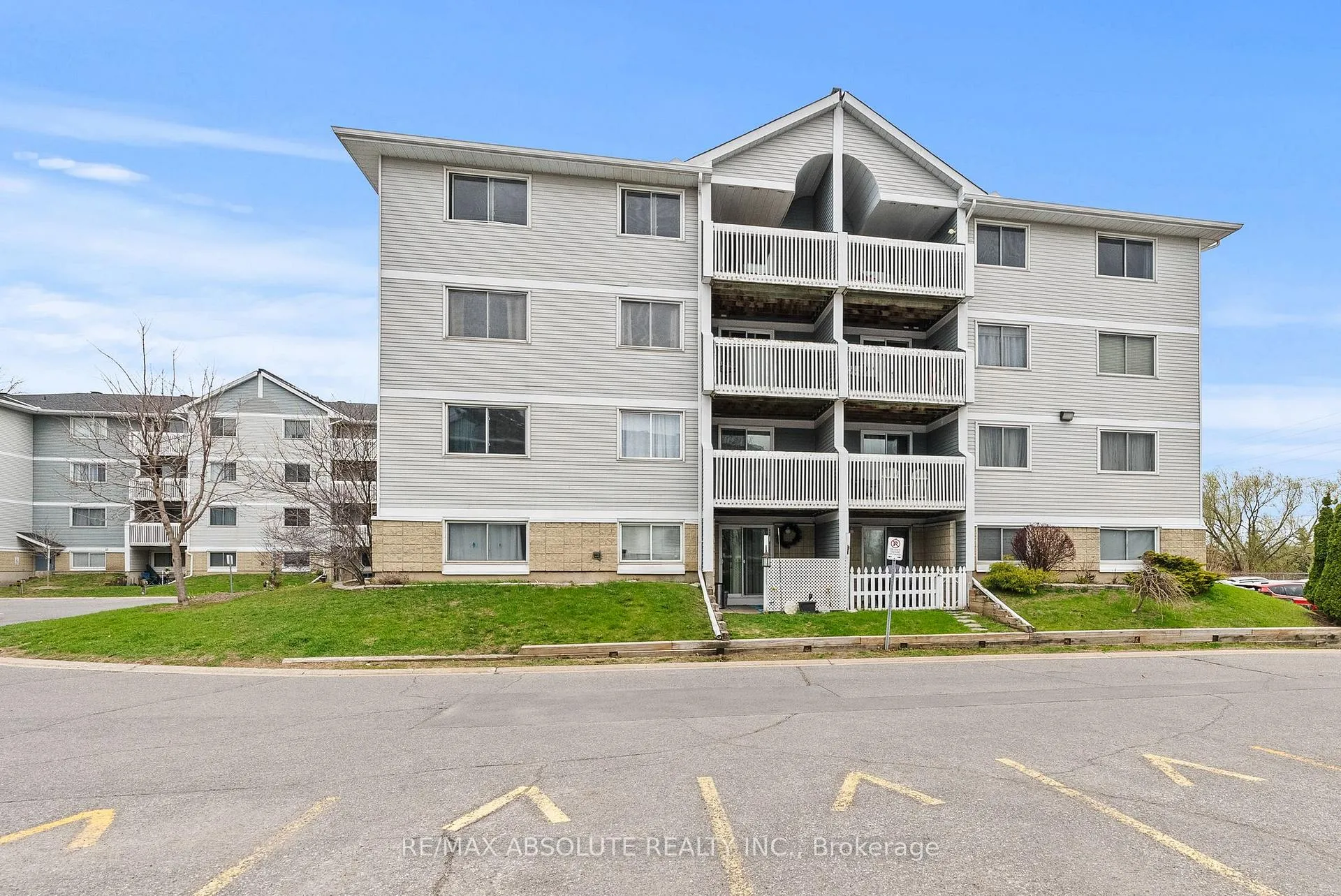 Photo 27 of Unit 415, 216 Viewmount Drive, Ottawa, Borden Farm/Stewart Farm/Carleton Heights/Parkwood Hills — HOMEH