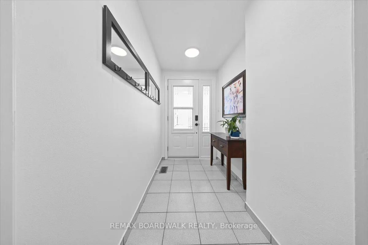 Photo 4 of 1837 Windflower Way, Ottawa, Chapel Hill — HOMEH