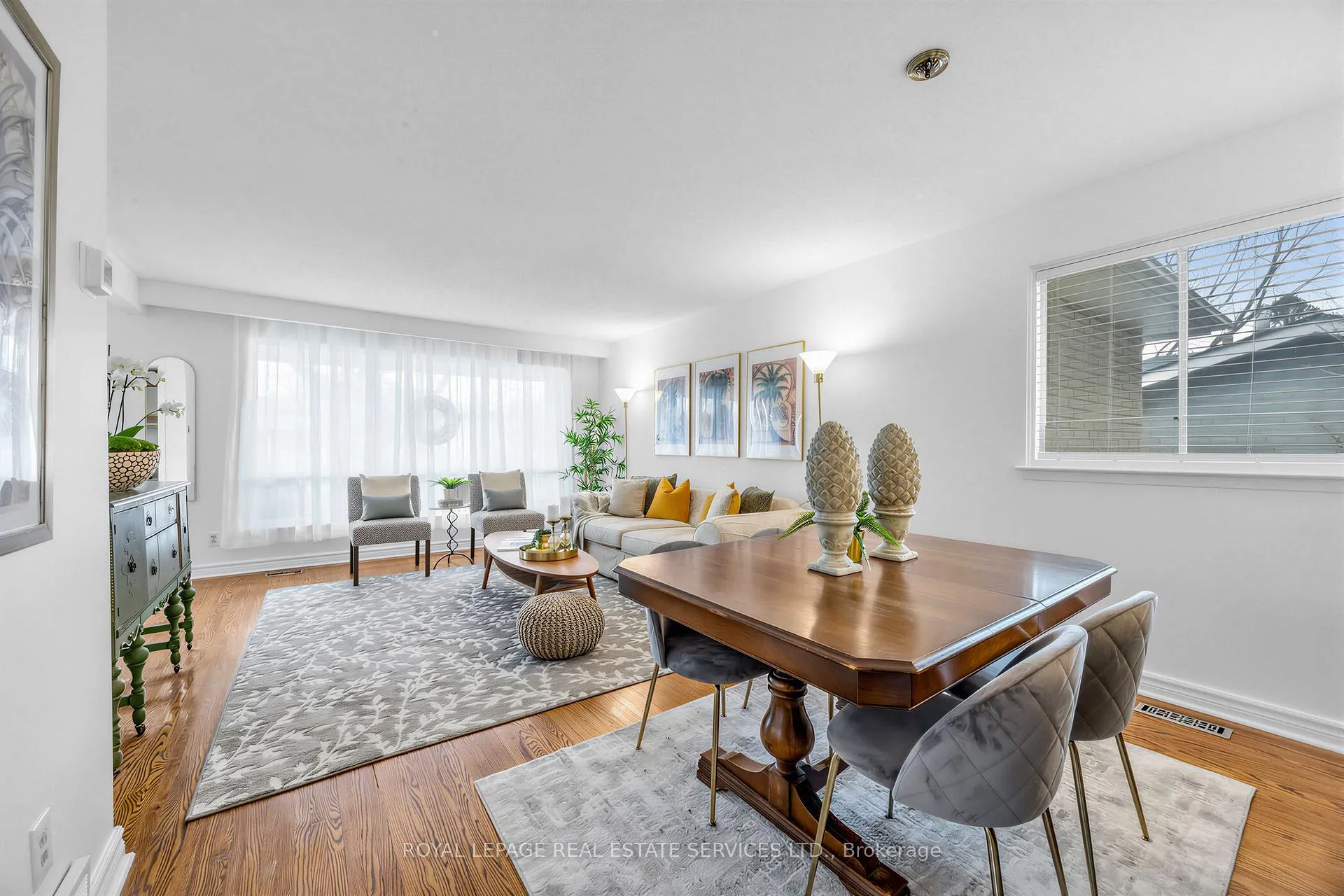 Photo 5 of 16 Donnacona Crescent, Scarborough, West Hill — HOMEH