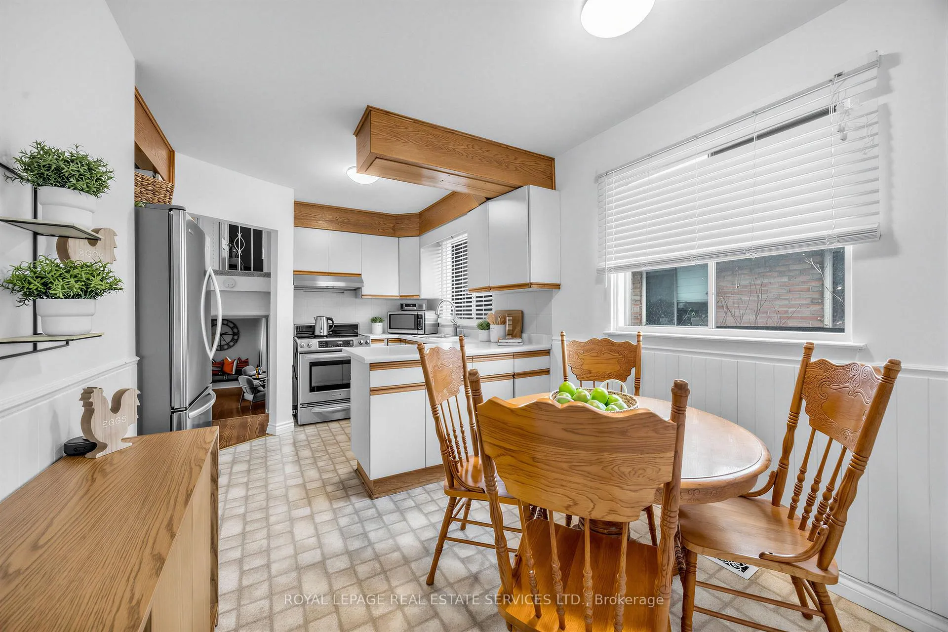 Photo 8 of 16 Donnacona Crescent, Scarborough, West Hill — HOMEH