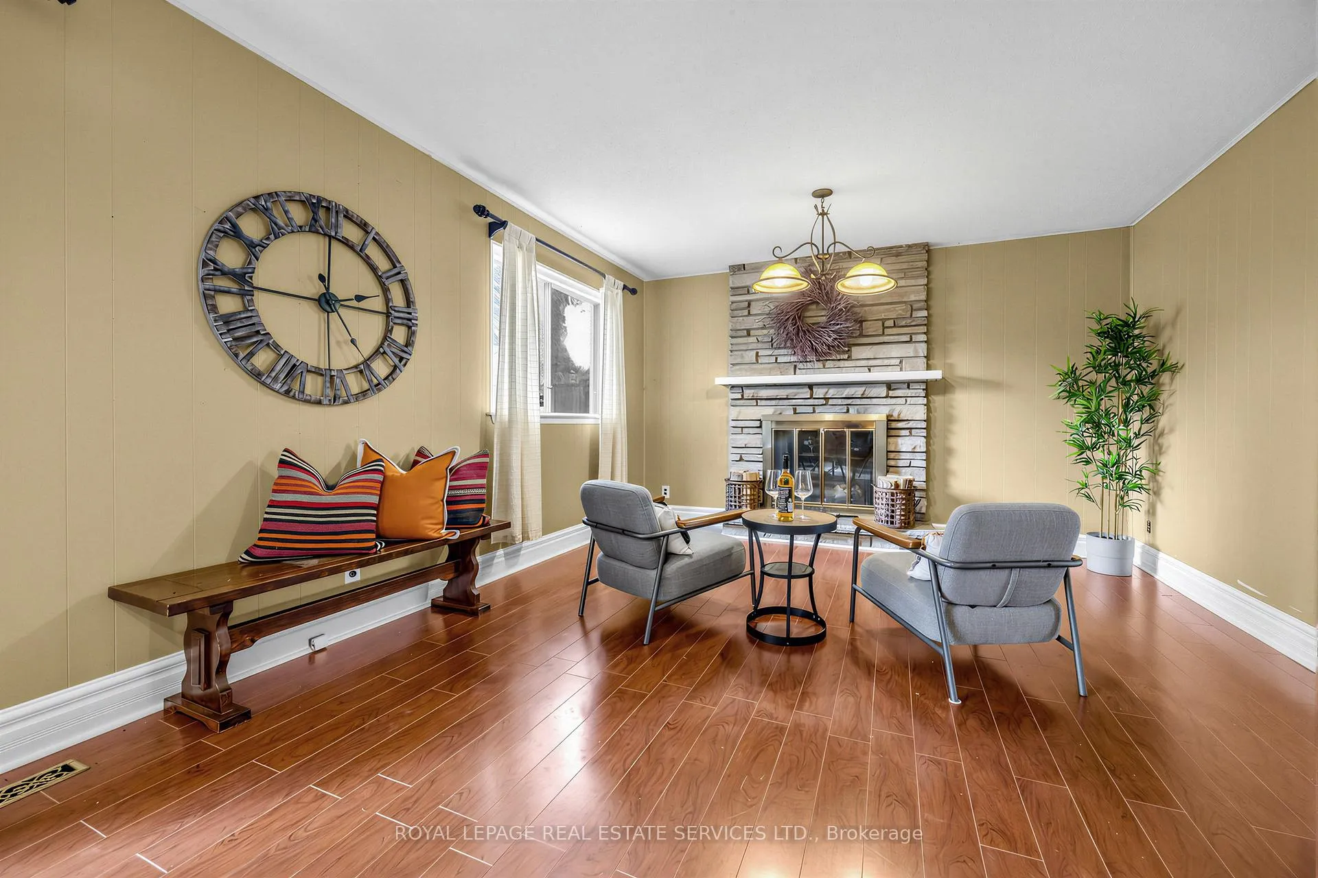 Photo 10 of 16 Donnacona Crescent, Scarborough, West Hill — HOMEH