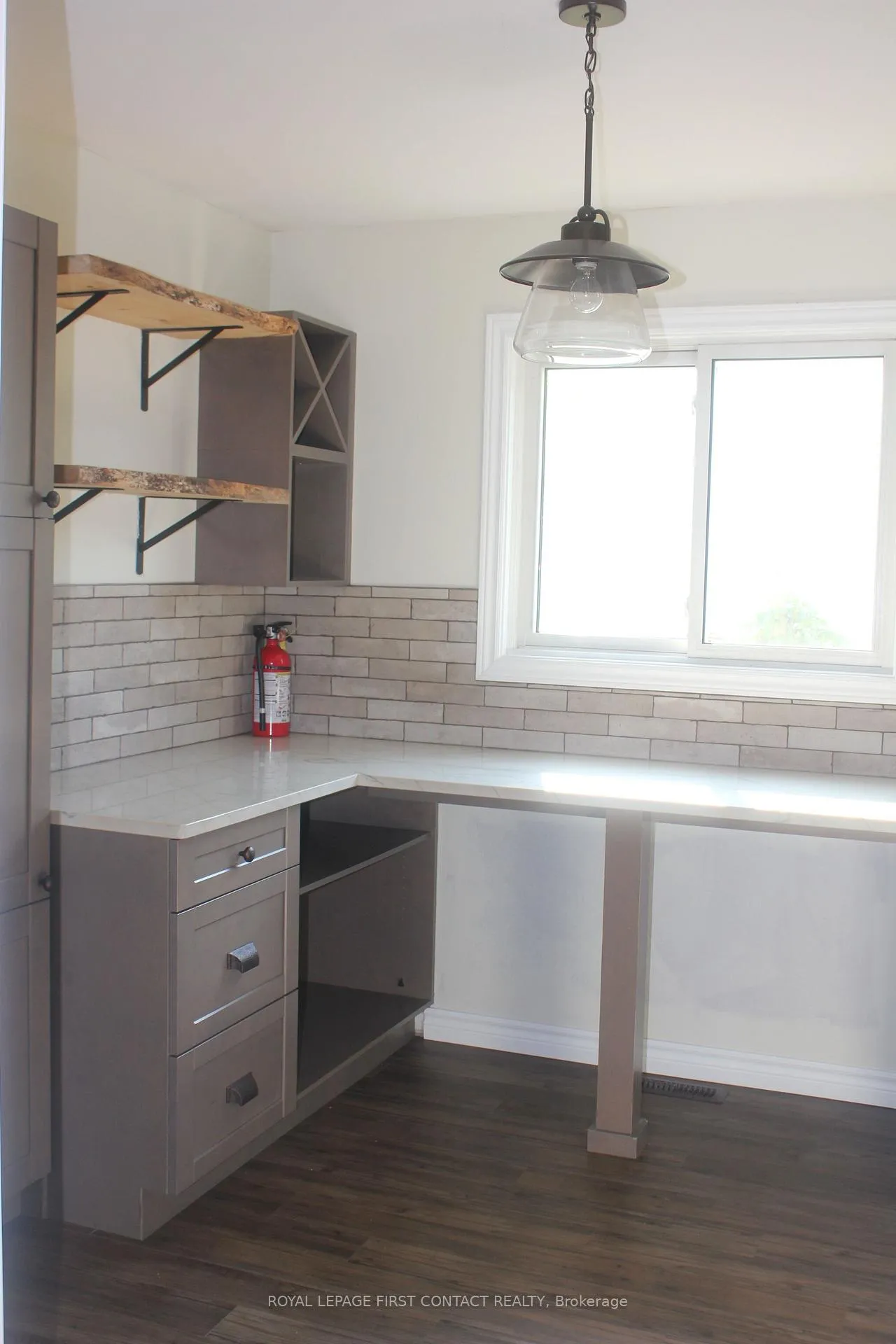 Photo 5 of 16 Rosenfeld Drive, Barrie, Grove East — HOMEH