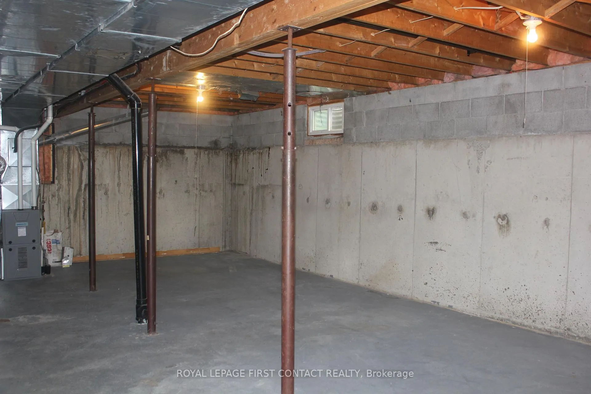 Photo 24 of 16 Rosenfeld Drive, Barrie, Grove East — HOMEH