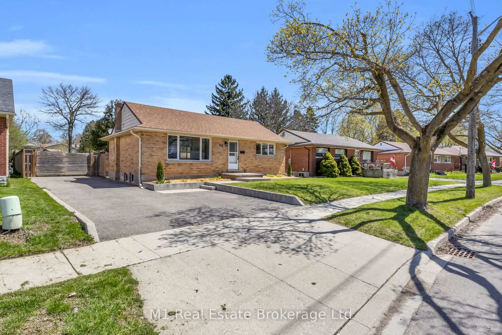 Photo 3 of 96 Siebert Avenue, Kitchener — HOMEH