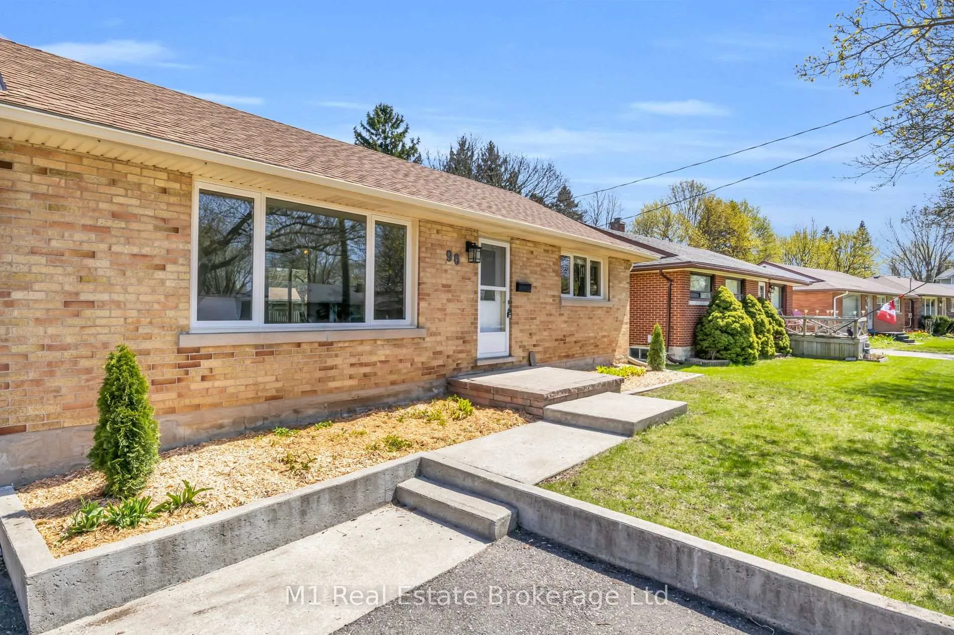Photo 4 of 96 Siebert Avenue, Kitchener — HOMEH