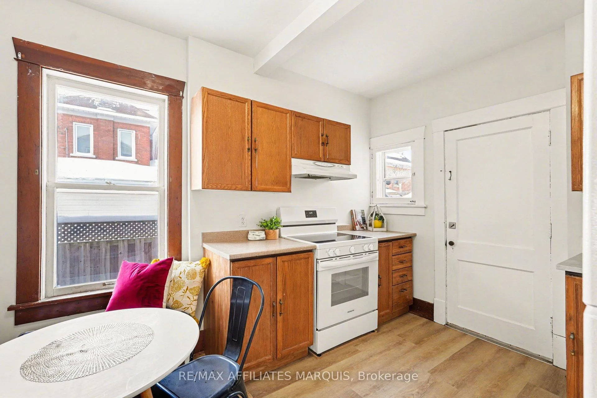 Photo 13 of 49-51 McGill Street N, Smiths Falls — HOMEH